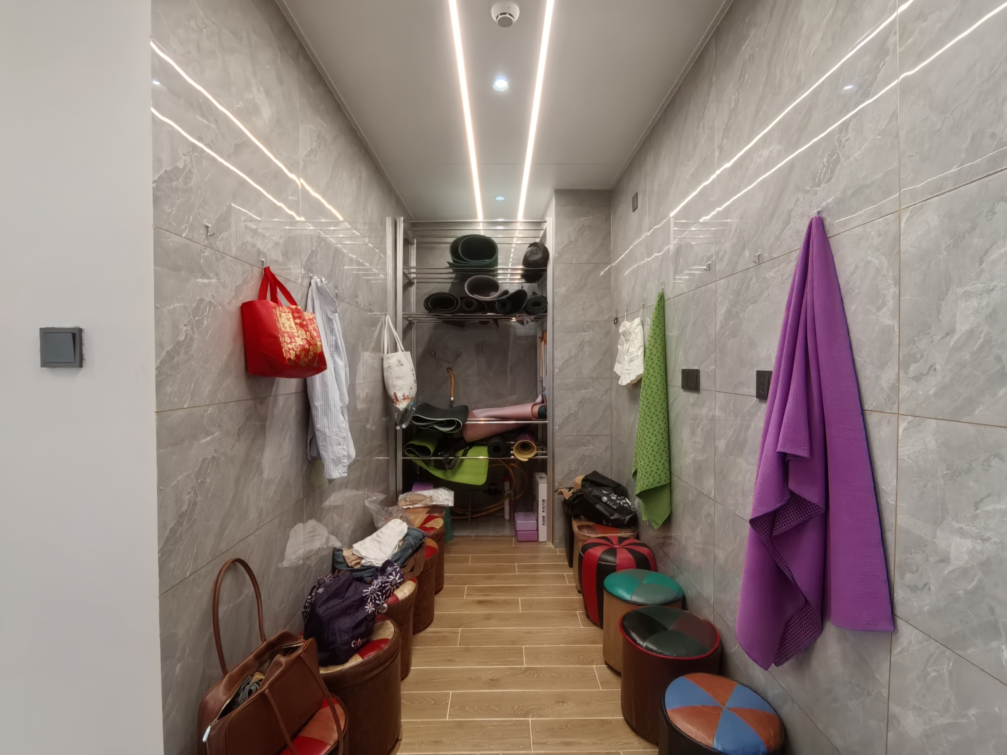 海航豪庭南苑  1室1厅1卫    2500.0元/月室内图