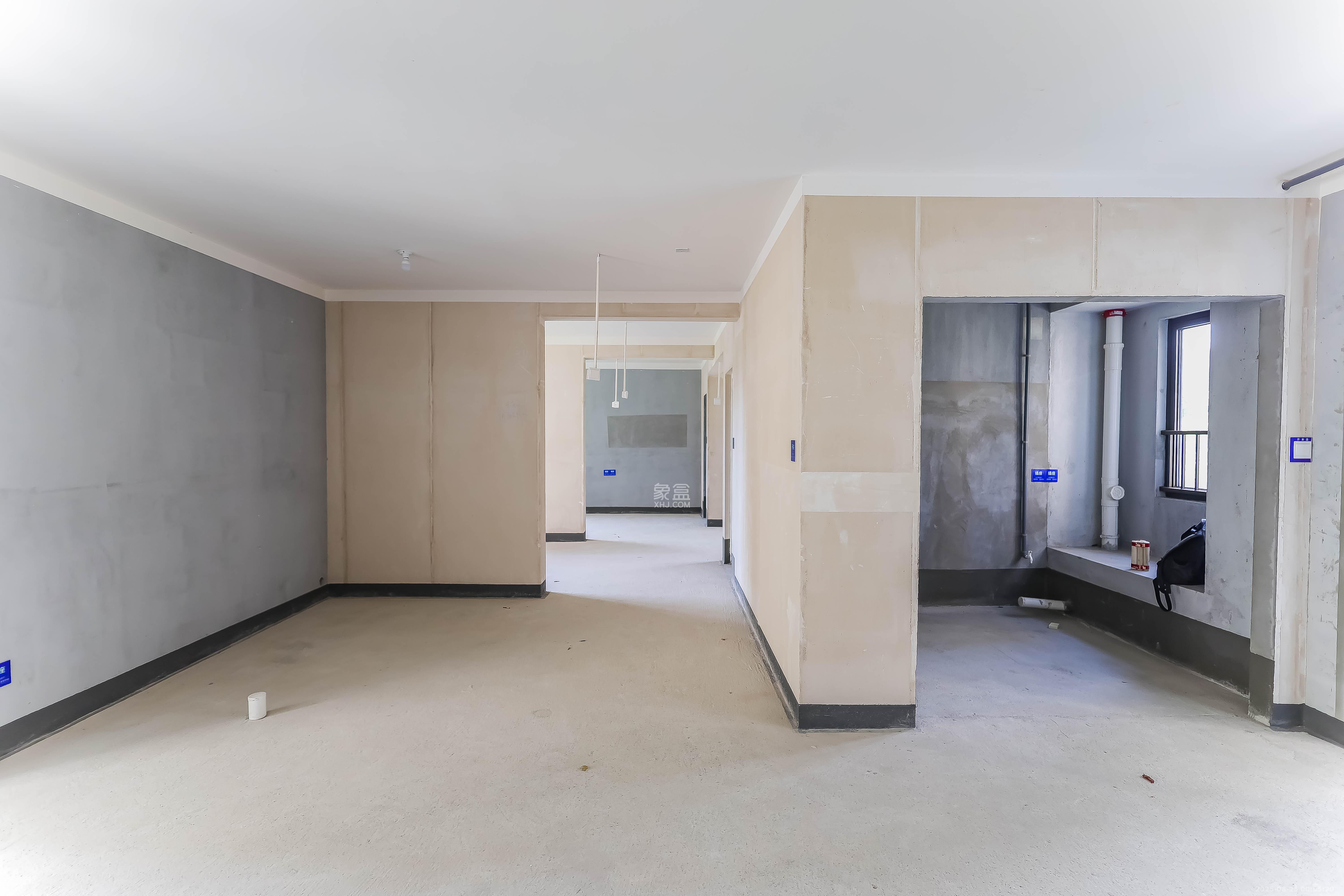 建发玖洲观澜  3室1厅2卫   150.00万客厅