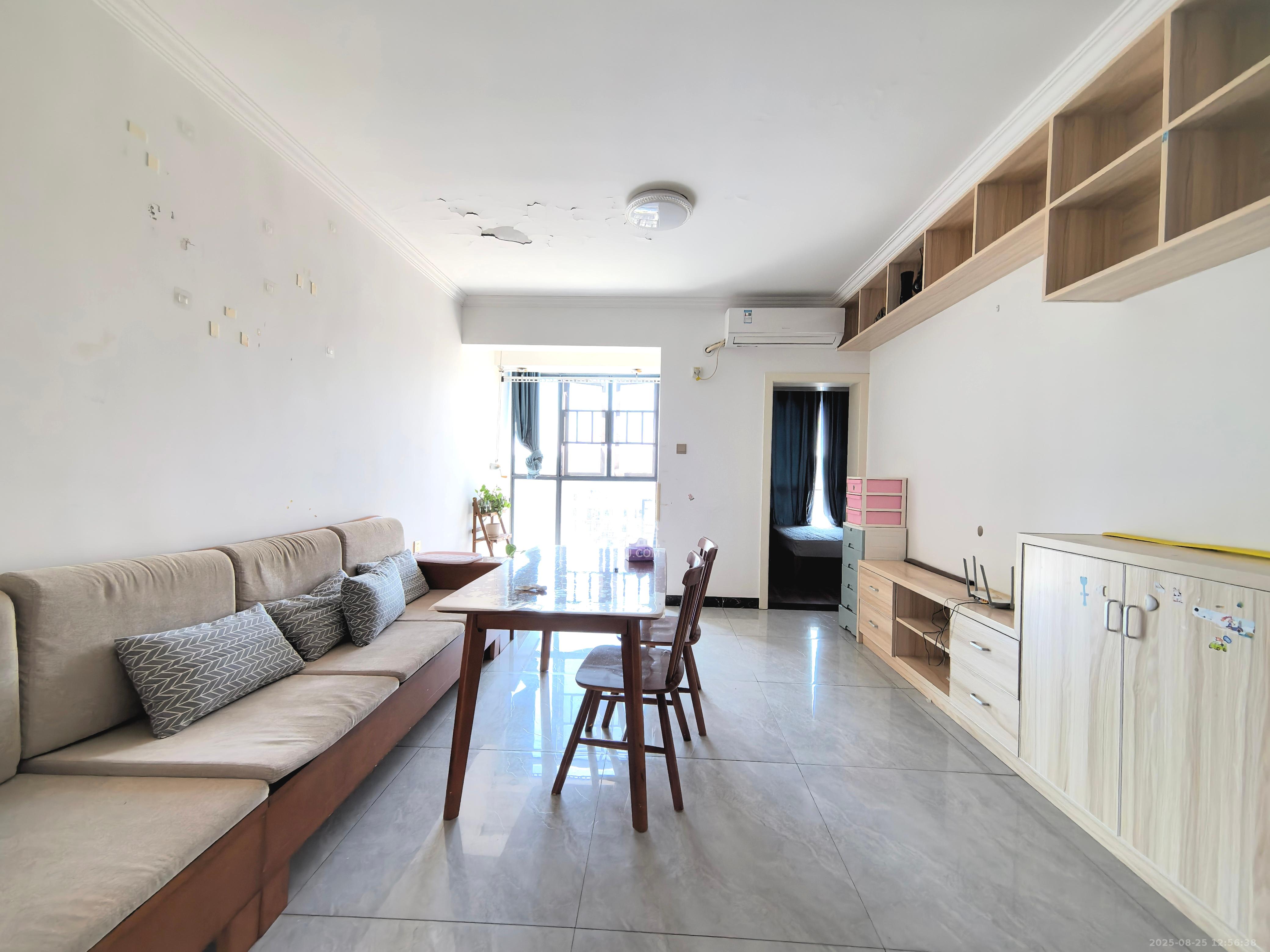 COCO蜜城  3室2厅1卫    2380.0元/月 COCO蜜城  3室2厅1卫    2380.0元/月室内图