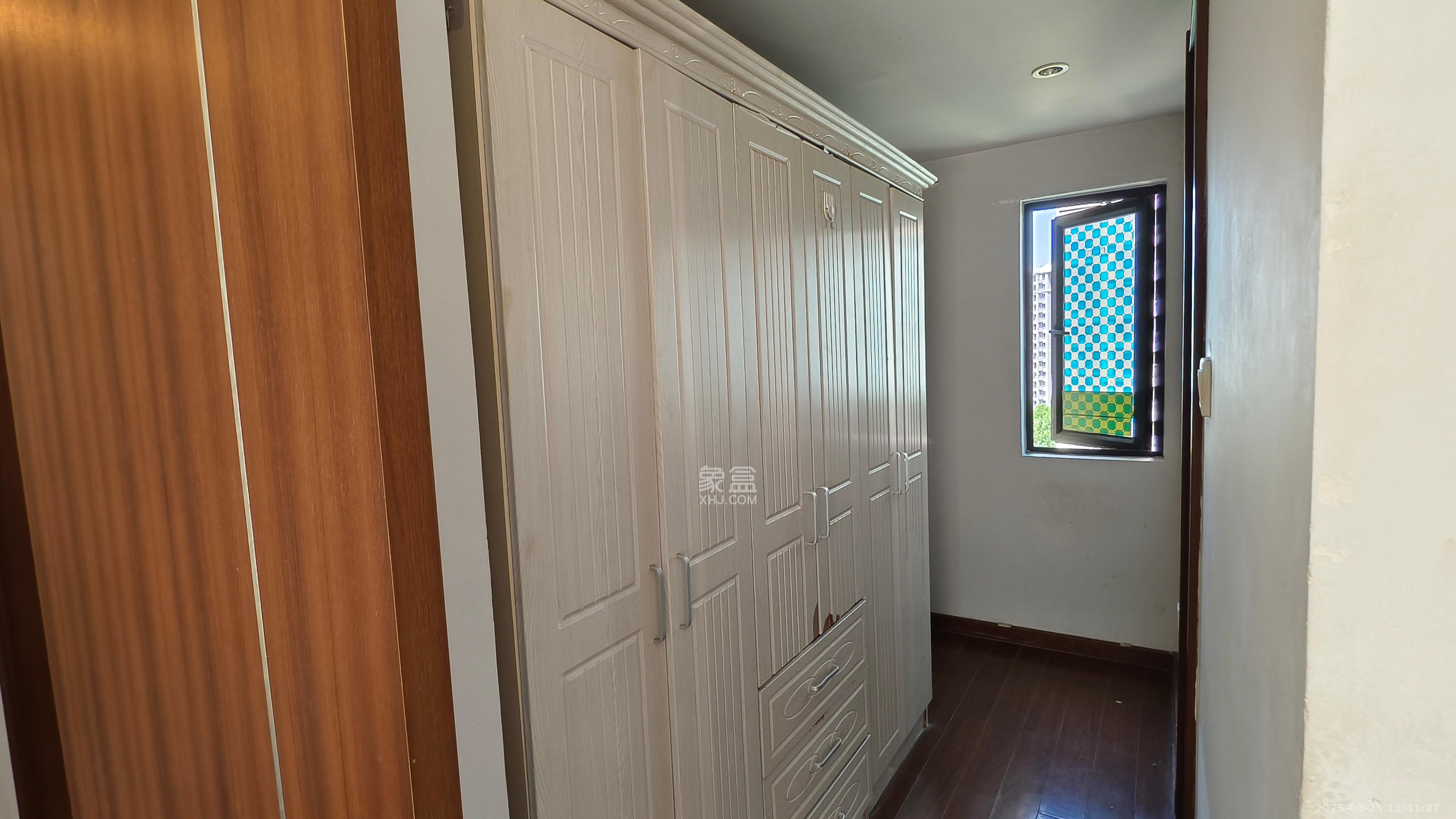 万科城市花园 3室2厅2卫 2000.0元/月 万科城市花园 3室2厅2卫 2000.0元/月室内图