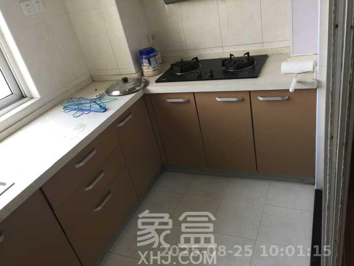 上河国际C区  3室2厅2卫    2300.0元/月