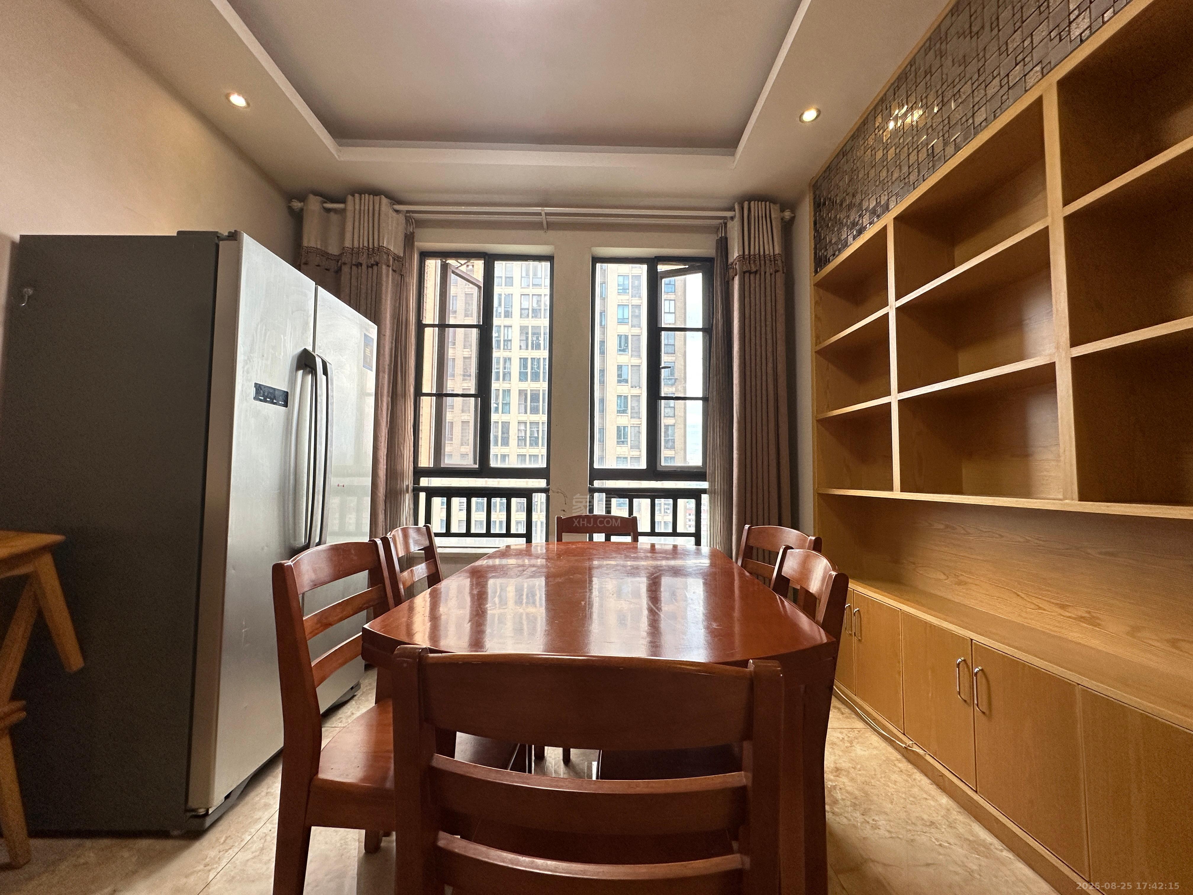 泰山公馆  1室0厅0卫    1800.0元/月