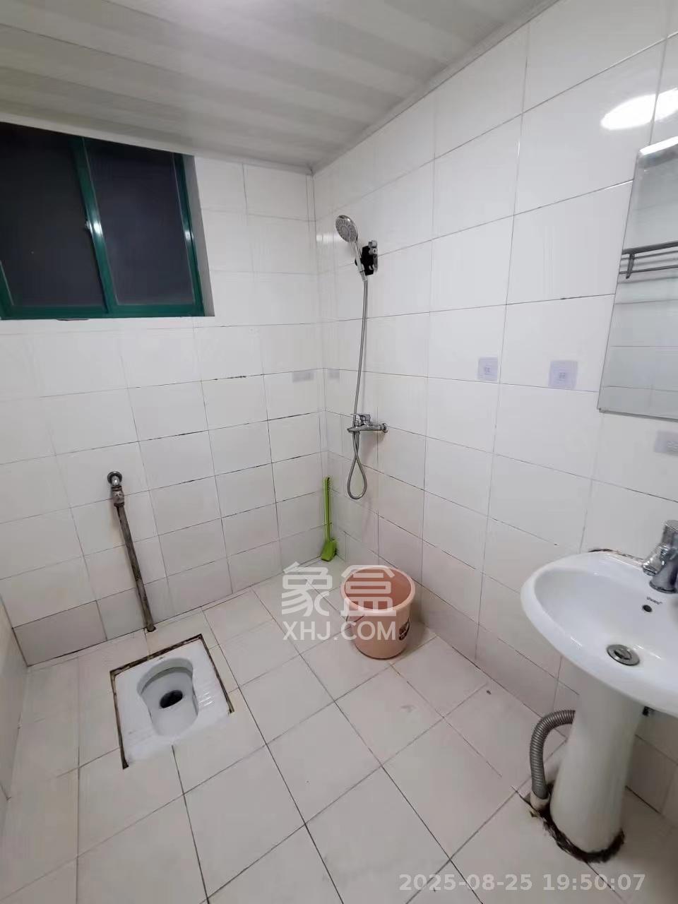 明城公寓  3室2厅2卫    1900.0元/月室内图