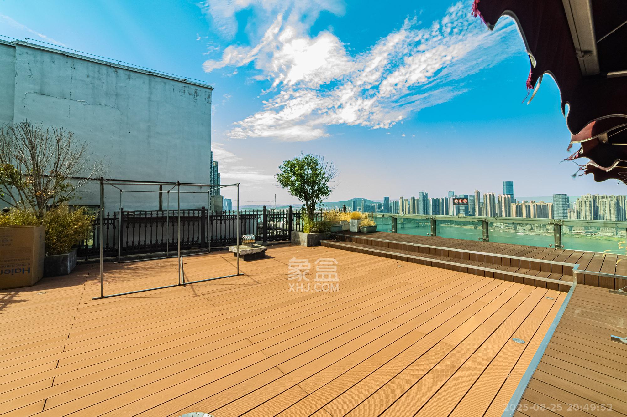 北辰定江洋  5室3厅4卫    918.0万 北辰定江洋  5室3厅4卫    918.0万阳台