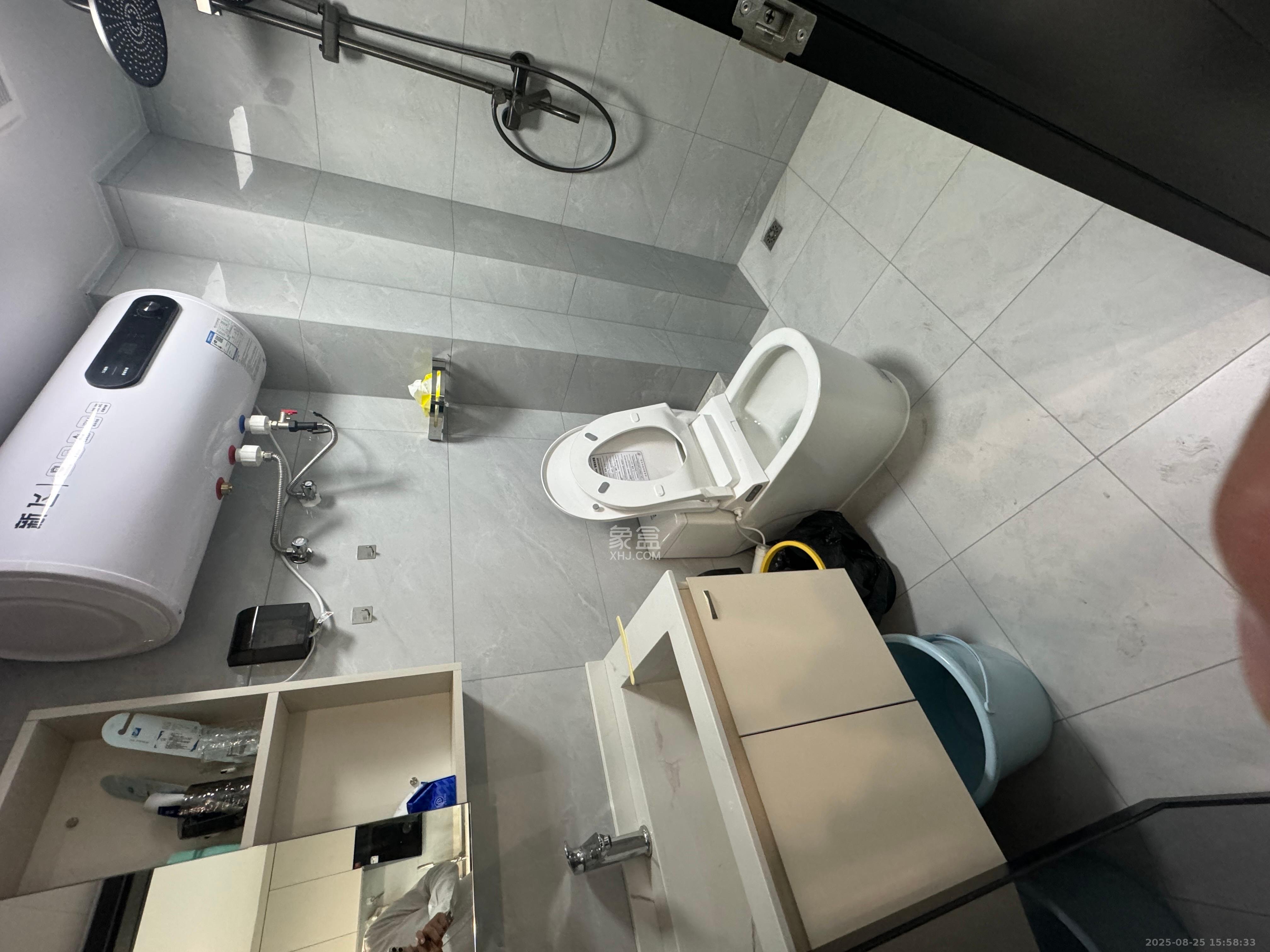 绿地商务广场  2室1厅1卫    2200.0元/月室内图