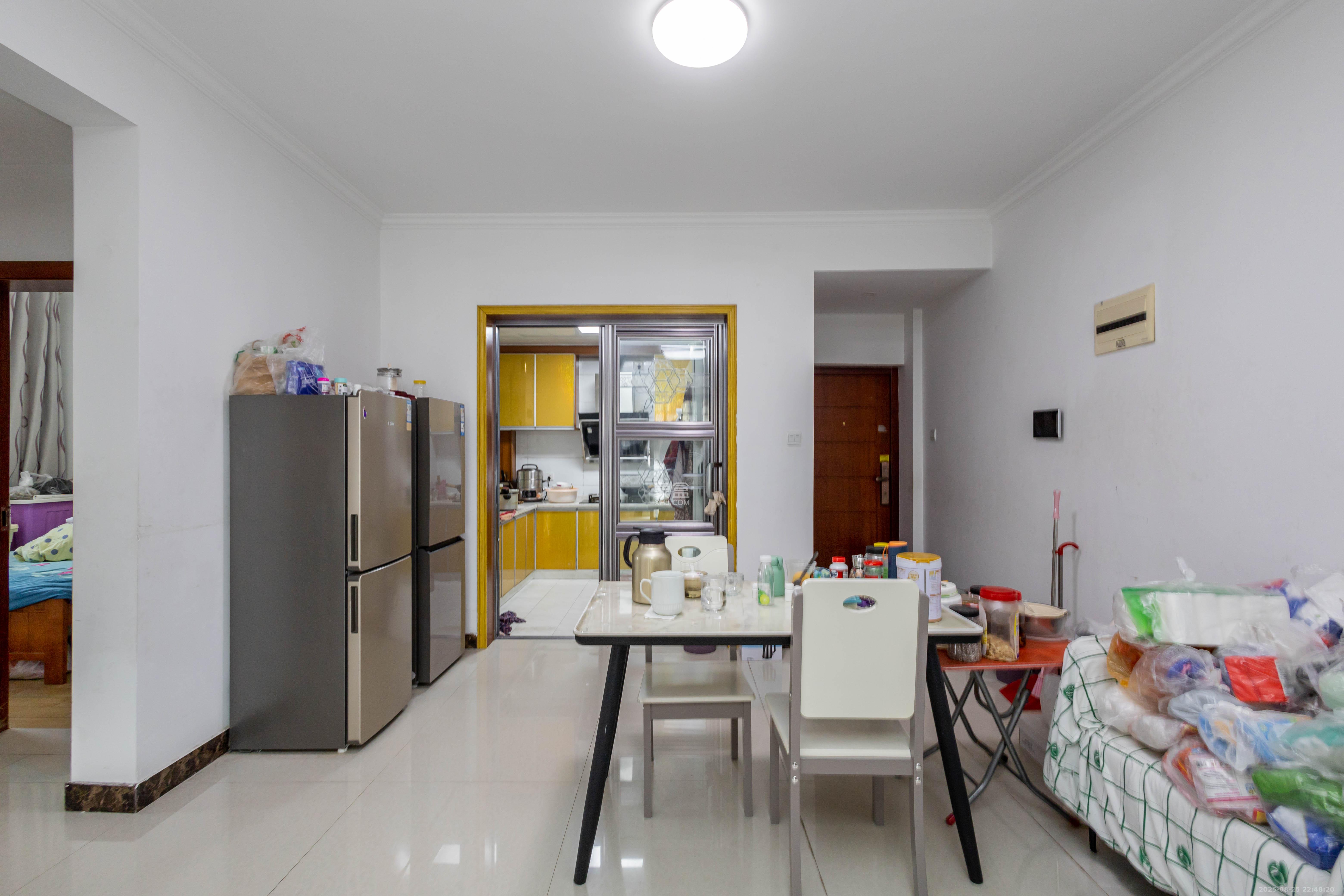 中交中央公园D2区 2室1厅1卫 92.0万 中交中央公园D2区 2室1厅1卫 92.0万客厅