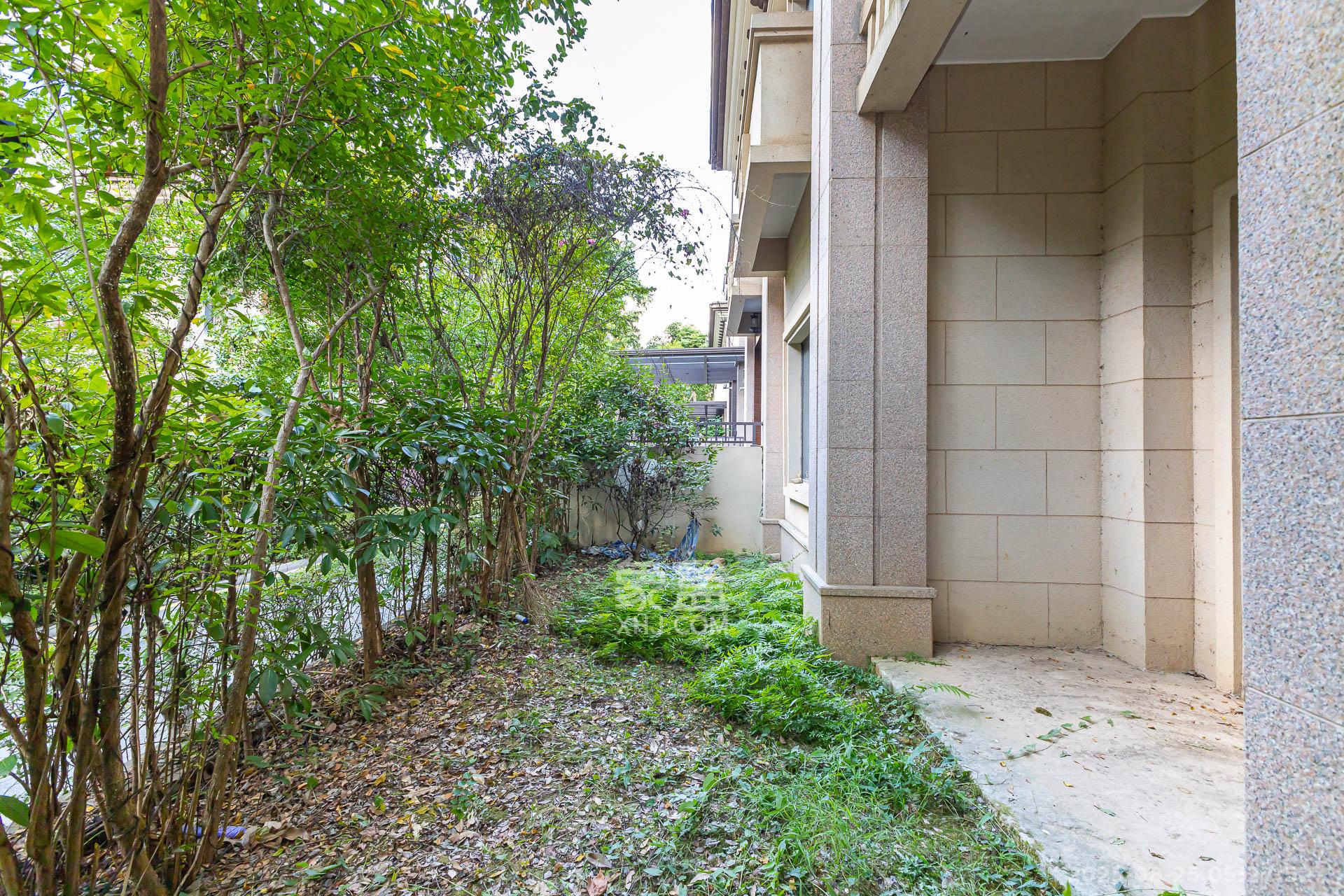 龙湖湘风原著（龙湖湘风星城）  5室2厅2卫    418.0万其他