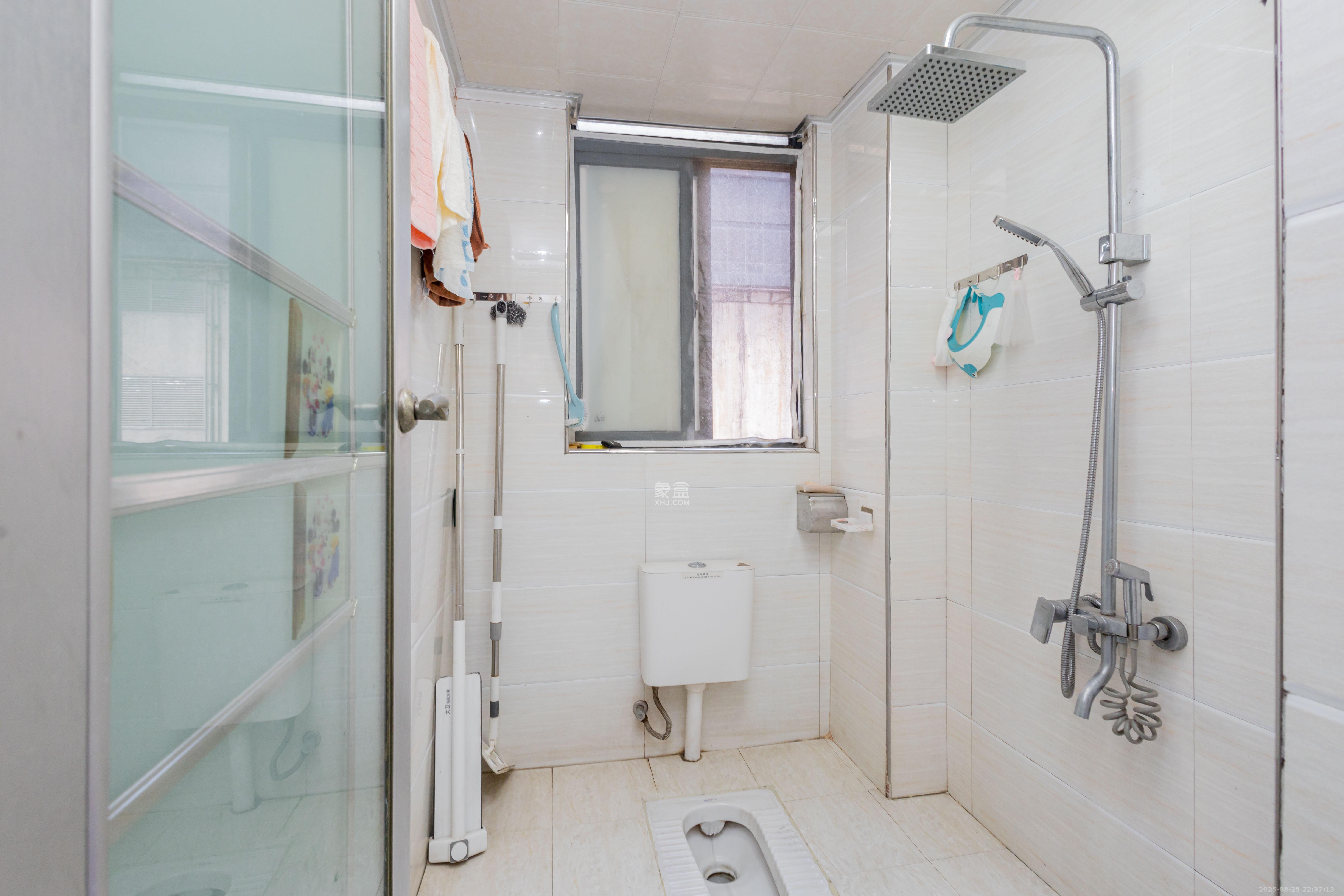 东岸城邦  3室2厅2卫    95.0万 东岸城邦  3室2厅2卫    95.0万卫生间