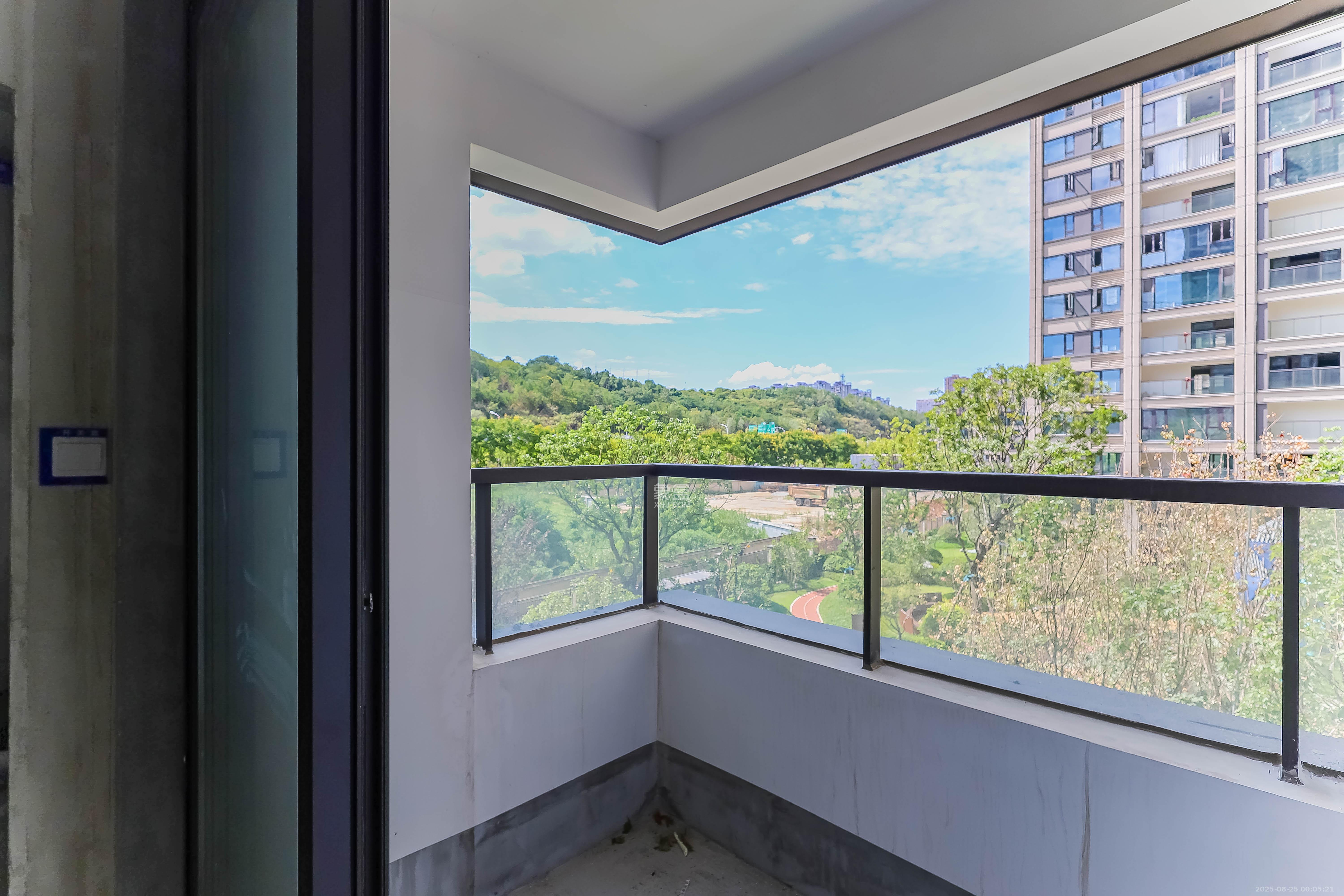 建发玖洲观澜  3室1厅2卫   150.00万阳台