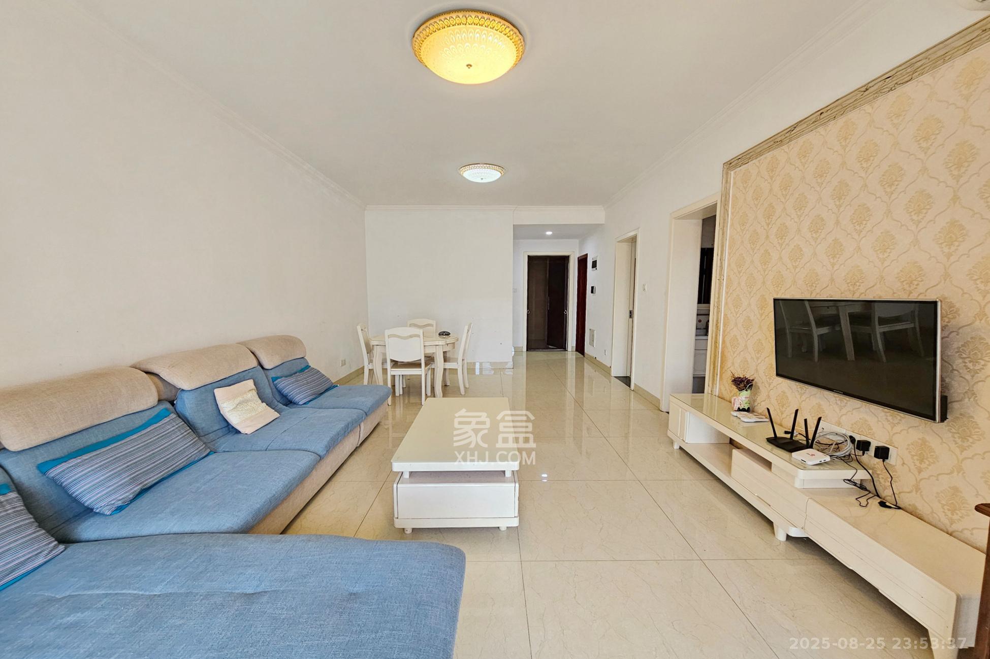 阳光城尚东湾学园区  2室1厅1卫    70.0万 阳光城尚东湾学园区  2室1厅1卫    70.0万客厅