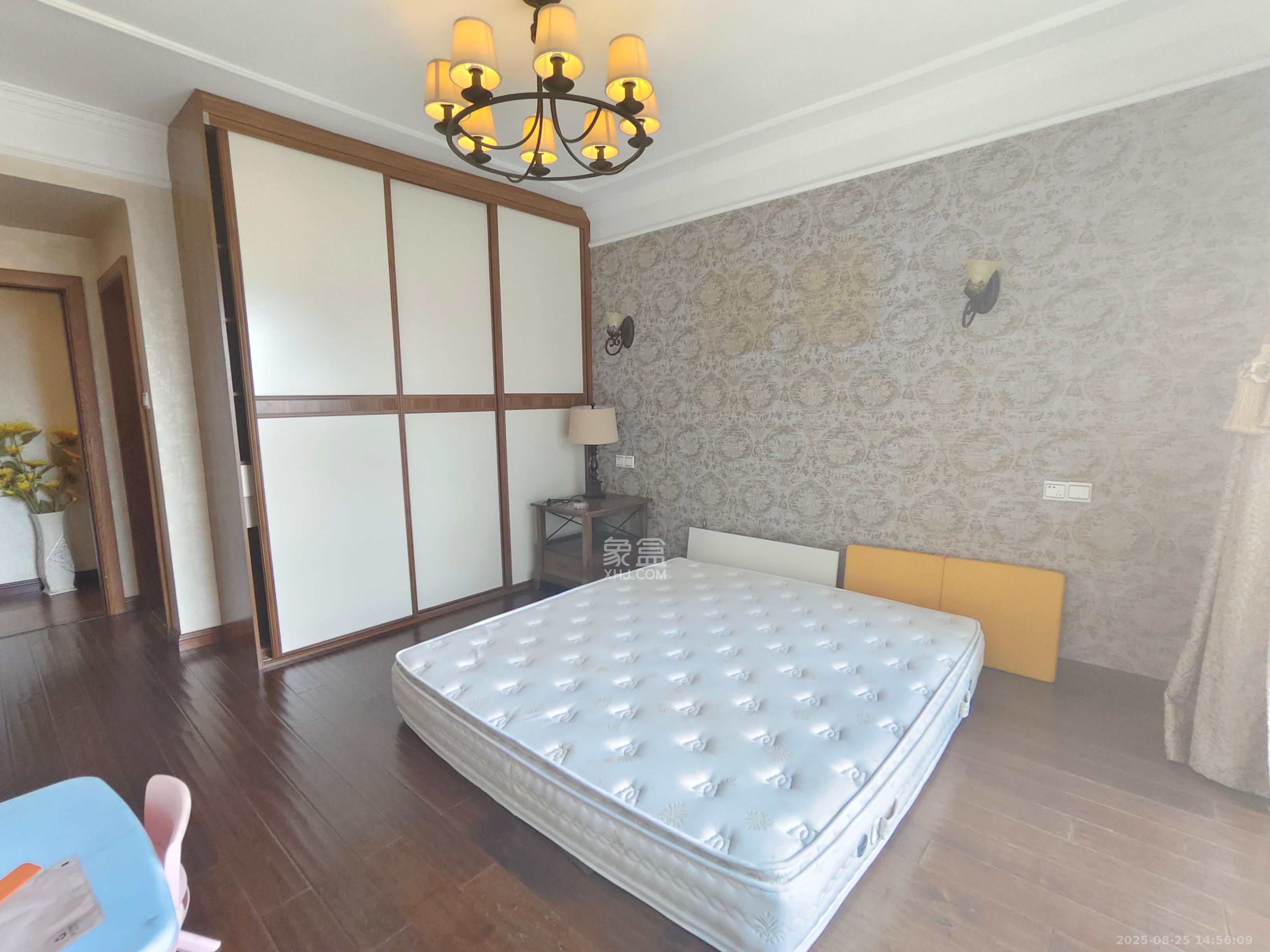 融科东南海  3室2厅2卫    3500.0元/月 融科东南海  3室2厅2卫    3500.0元/月室内图