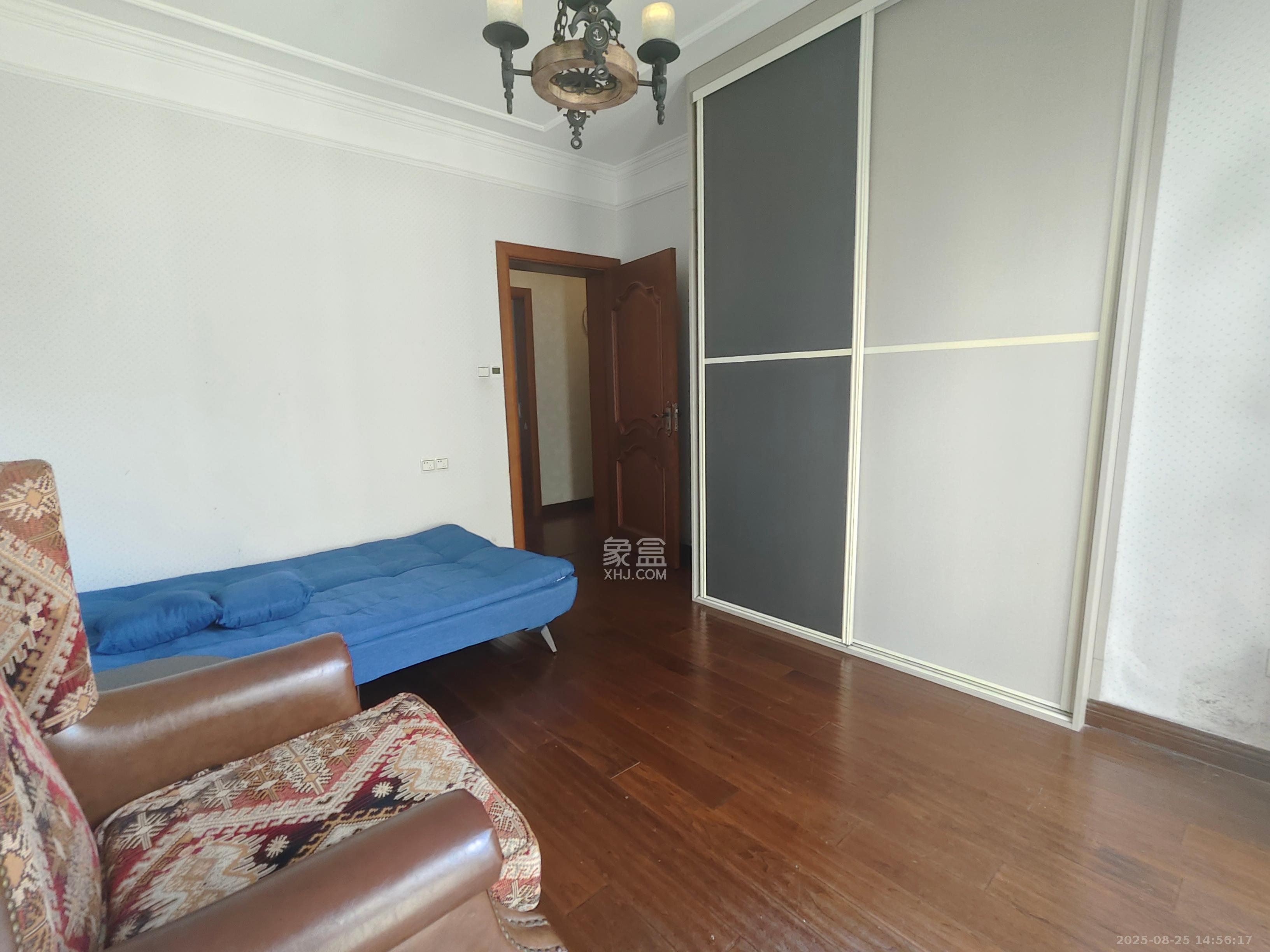 融科东南海  3室2厅2卫    3500.0元/月 融科东南海  3室2厅2卫    3500.0元/月室内图