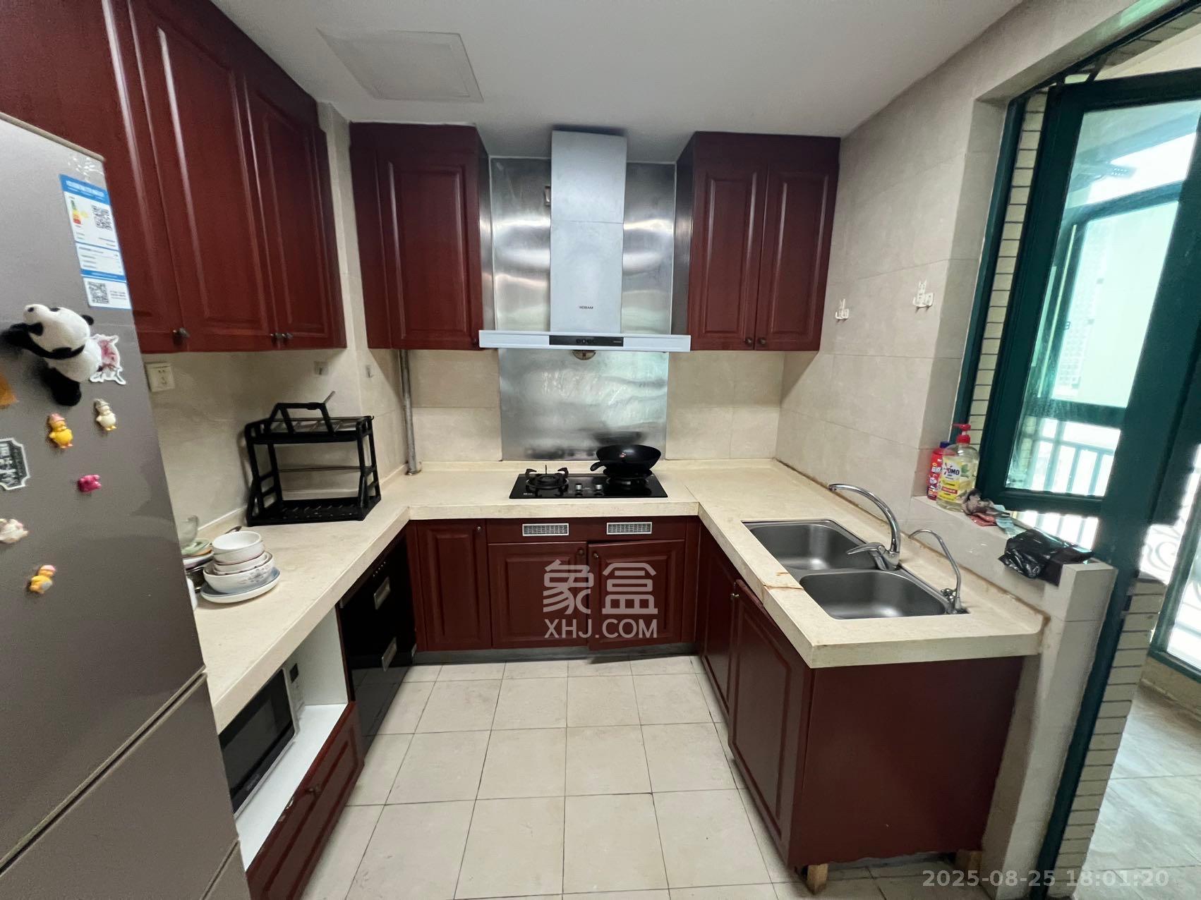 恒大雅苑 3室2厅1卫 2600.0元/月 恒大雅苑 3室2厅1卫 2600.0元/月室内图