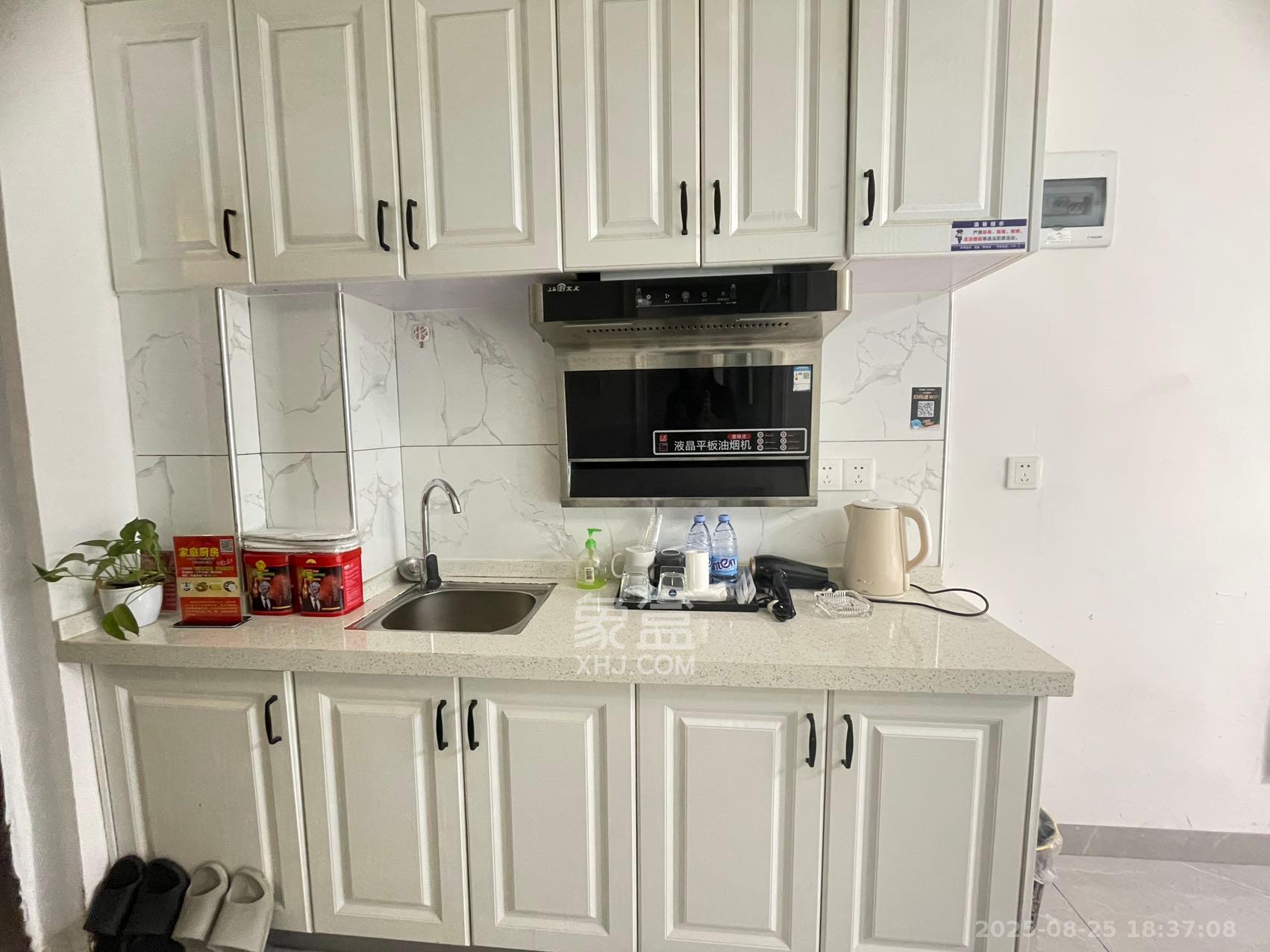 东盈商业广场(华泉城市广场)  1室1厅1卫    1400.0元/月 东盈商业广场(华泉城市广场)  1室1厅1卫    1400.0元/月室内图