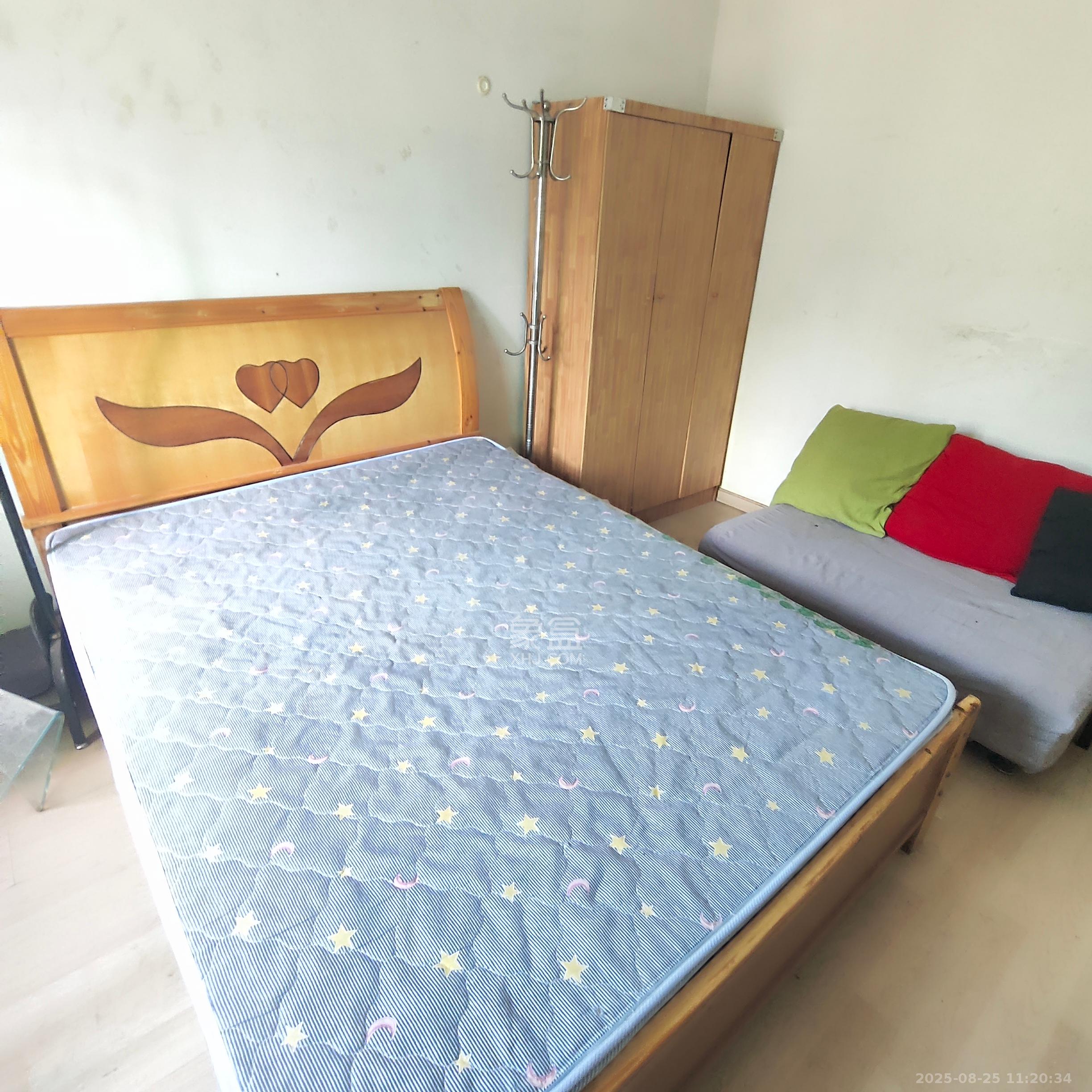 中南汽车世界  2室2厅1卫    900.0元/月室内图