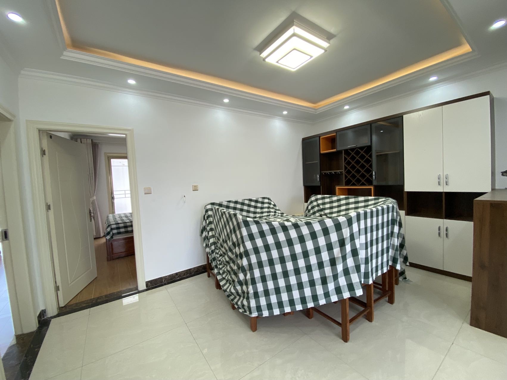 维港御景湾 3室2厅2卫 2200.0元/月 维港御景湾 3室2厅2卫 2200.0元/月室内图