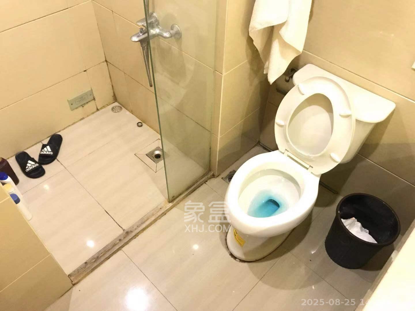 五一钻界  1室1厅1卫   2500.00元/月室内图