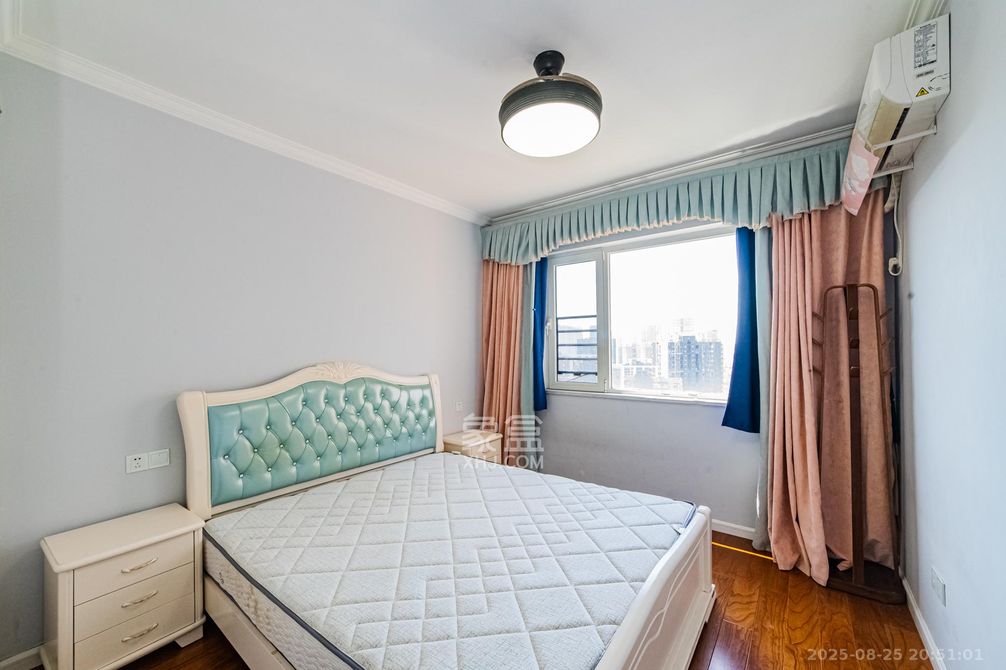 北辰三角洲E4区 3室2厅1卫 165.0万 北辰三角洲E4区 3室2厅1卫 165.0万卧室