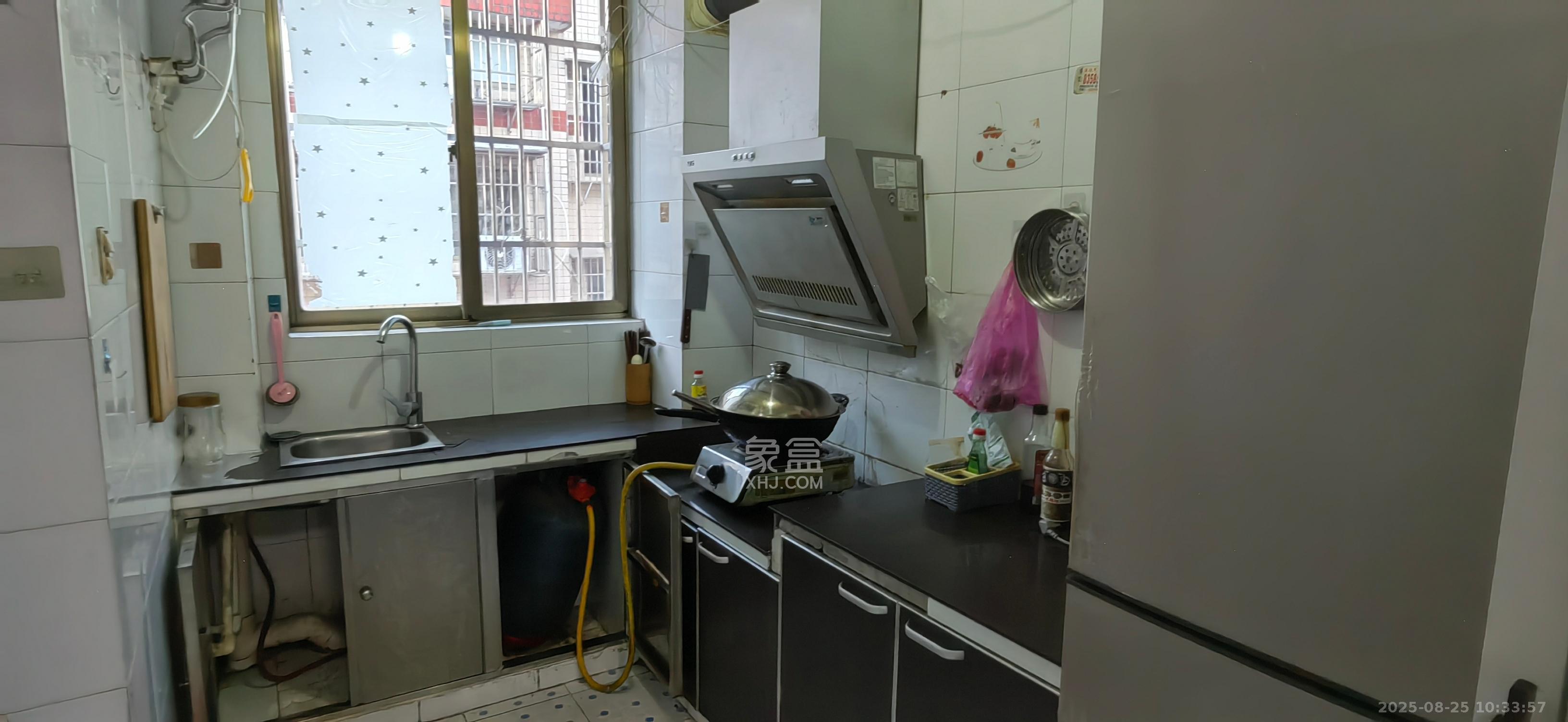 高桥火焰市场  3室1厅1卫    1500.0元/月 高桥火焰市场  3室1厅1卫    1500.0元/月室内图