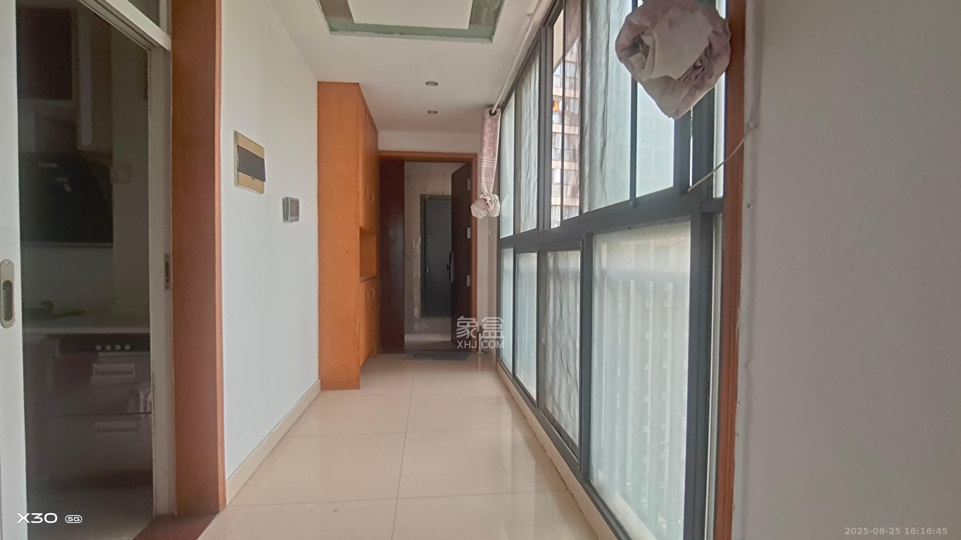 莱茵城  3室2厅2卫    2200.0元/月 莱茵城  3室2厅2卫    2200.0元/月室内图