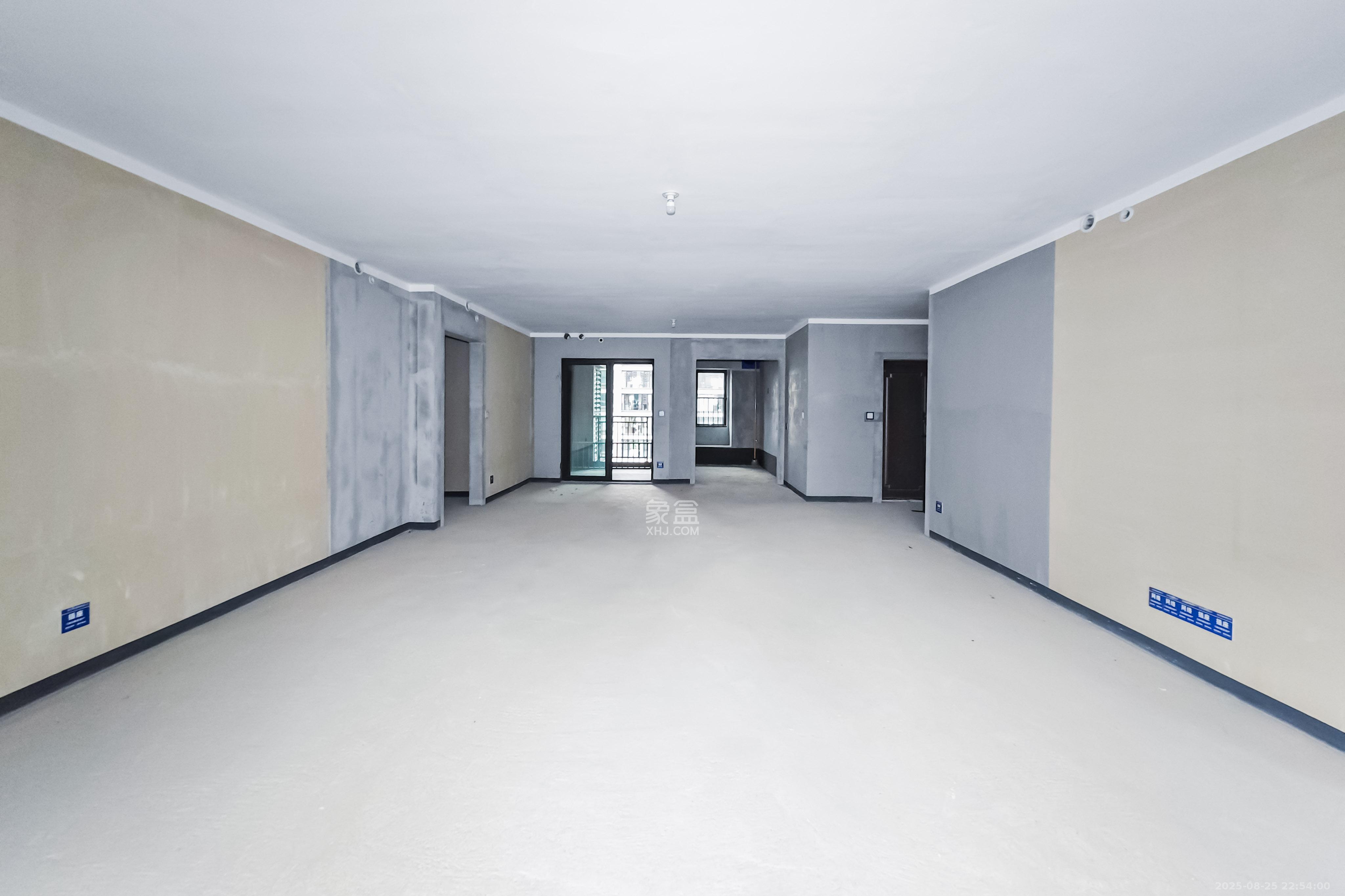 建发玖洲和玺  4室2厅2卫   250.00万