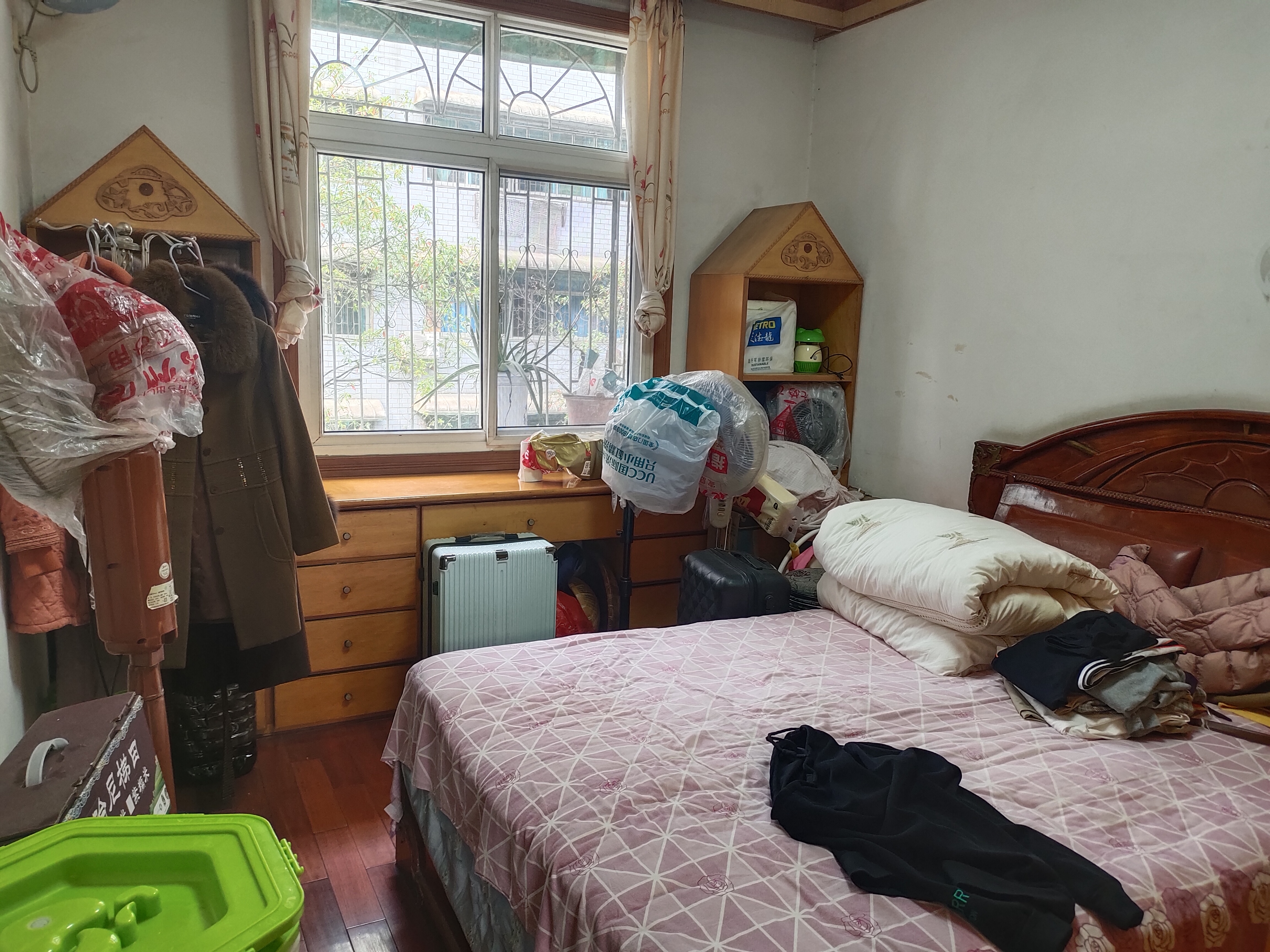 娄星北路市建安公司院内 3室1厅1卫 45.8万 娄星北路市建安公司院内 3室1厅1卫 45.8万卧室