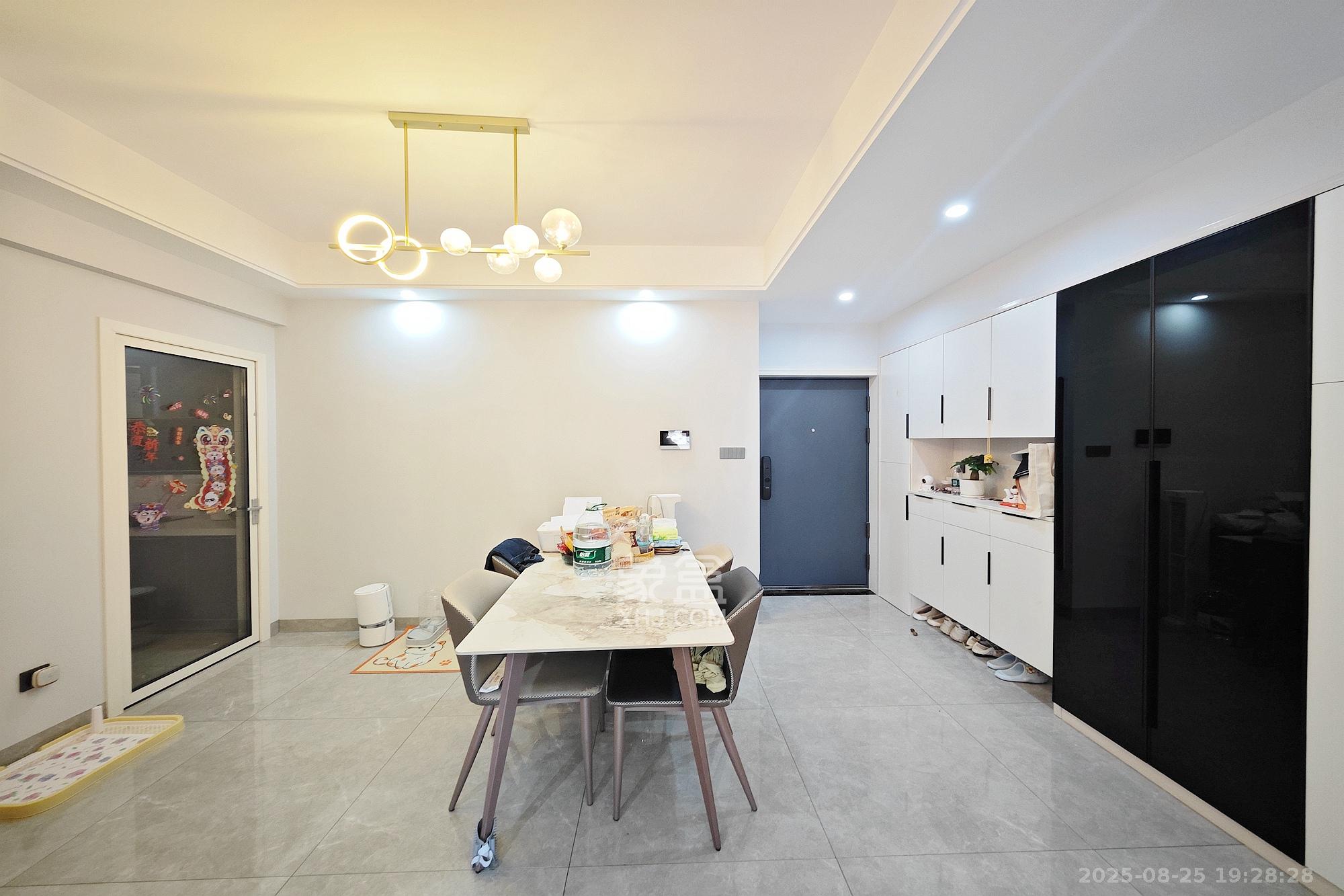 新城新世界四期柏樾 2室2厅1卫 108.00万 新城新世界四期柏樾 2室2厅1卫 108.00万客厅