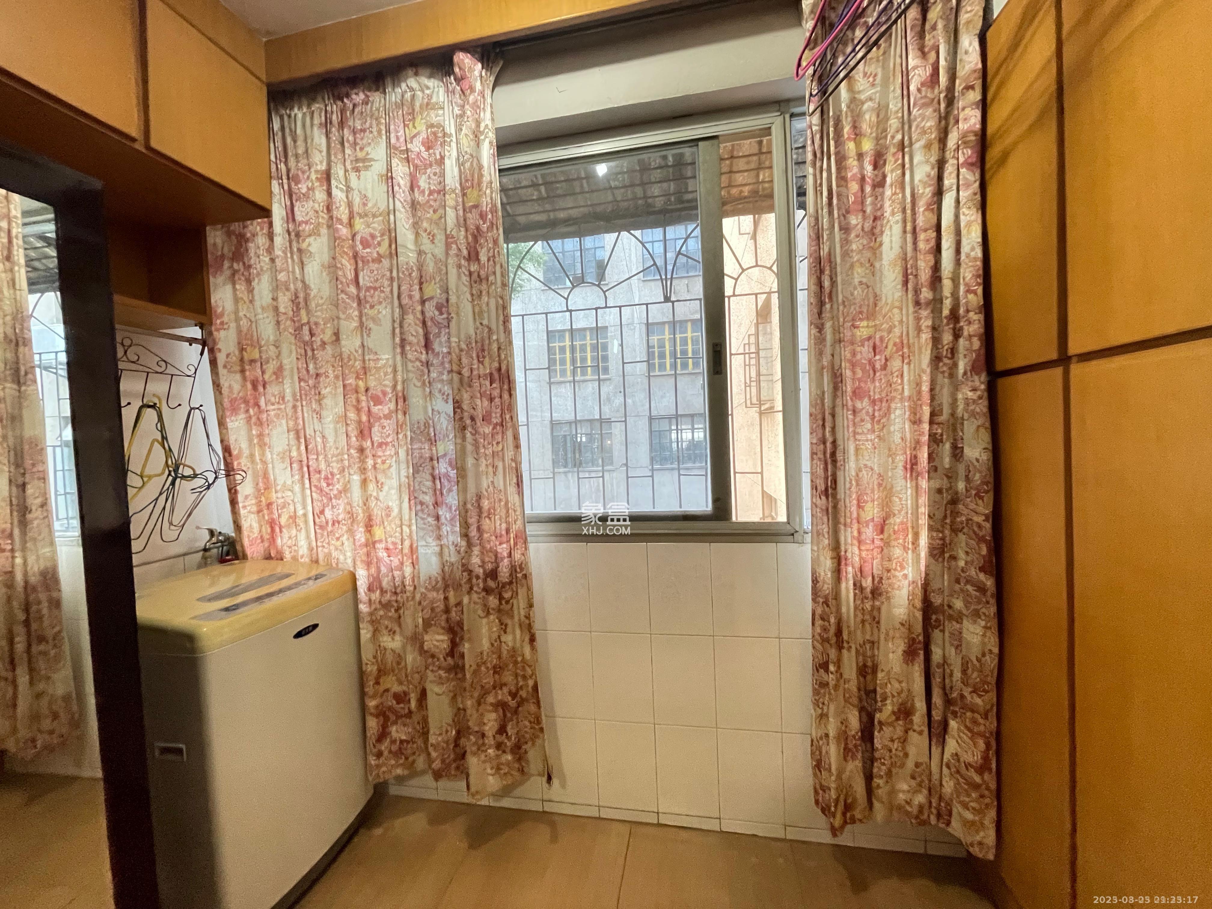 化油器厂宿舍 2室1厅1卫 1600.0元/月 化油器厂宿舍 2室1厅1卫 1600.0元/月室内图