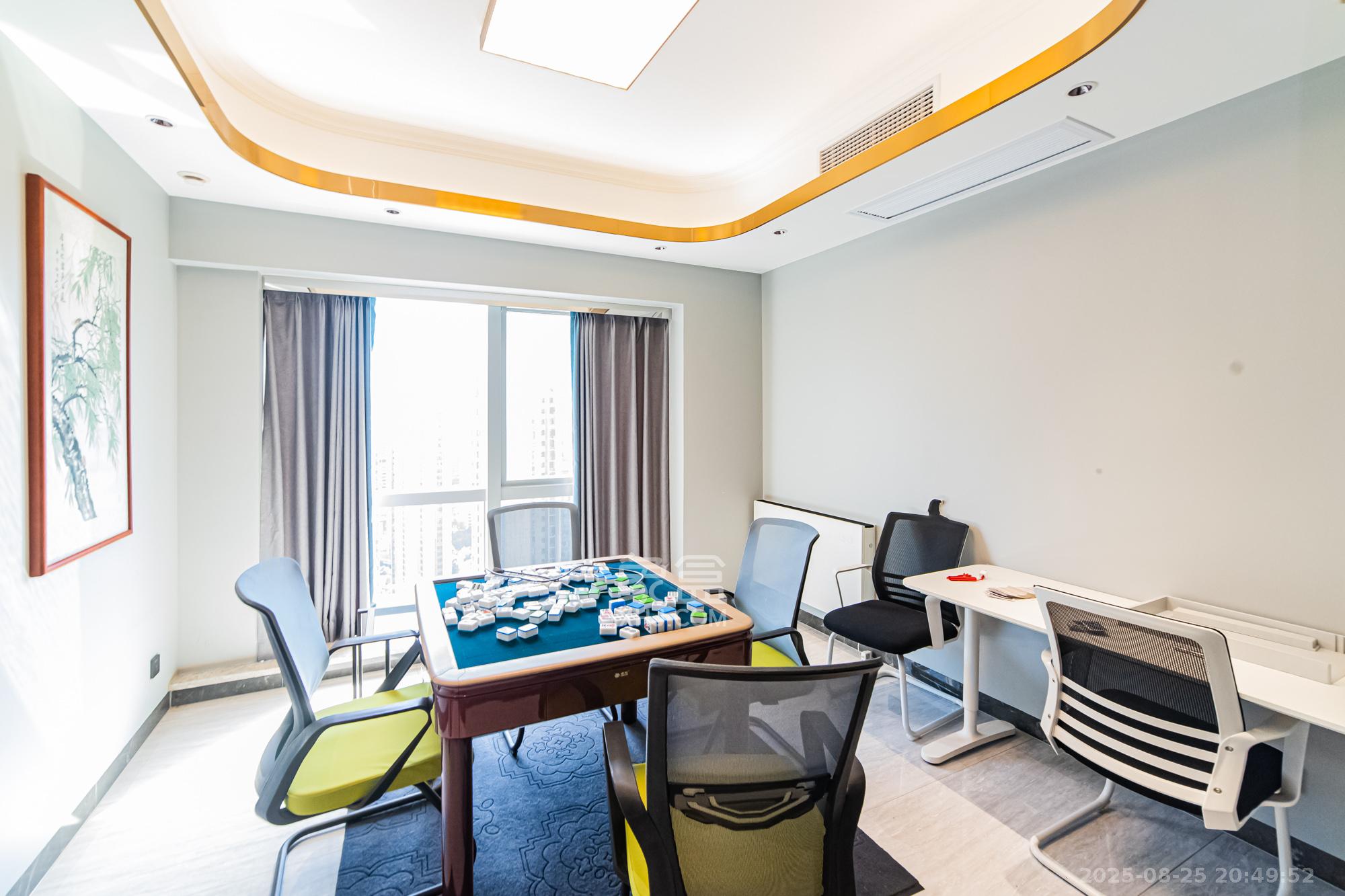 北辰定江洋  5室3厅4卫    918.0万 北辰定江洋  5室3厅4卫    918.0万卧室