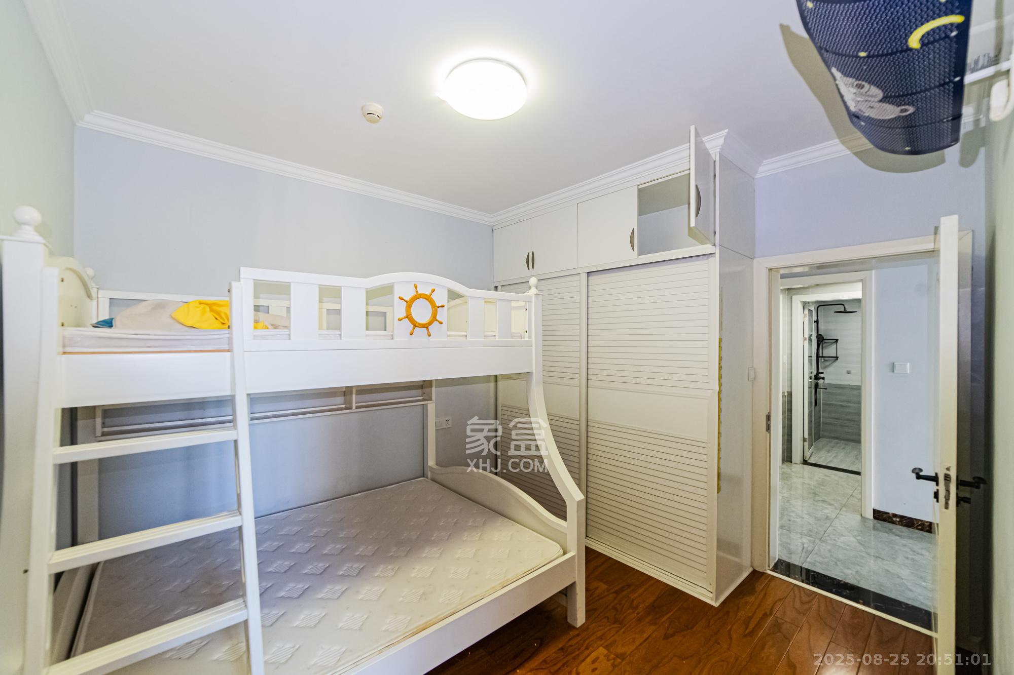 北辰三角洲E4区 3室2厅1卫 165.0万 北辰三角洲E4区 3室2厅1卫 165.0万卧室