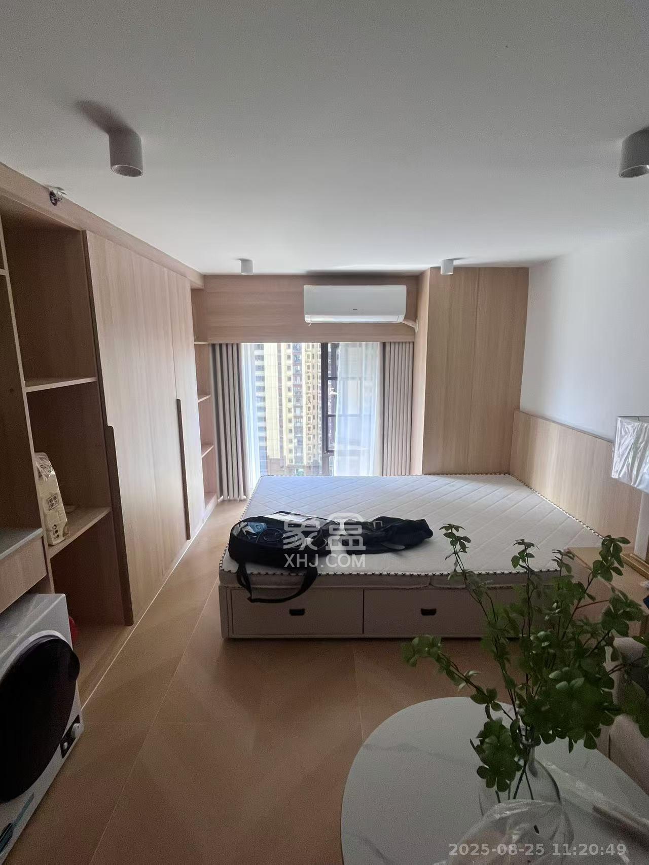 卓越江岸  2室1厅1卫    2000.0元/月室内图