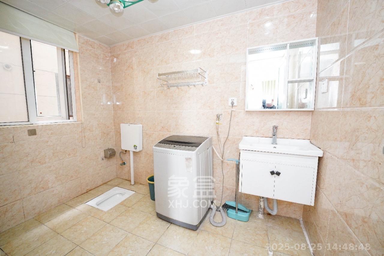 绿地新都会 2室2厅1卫 1800.0元/月 绿地新都会 2室2厅1卫 1800.0元/月室内图