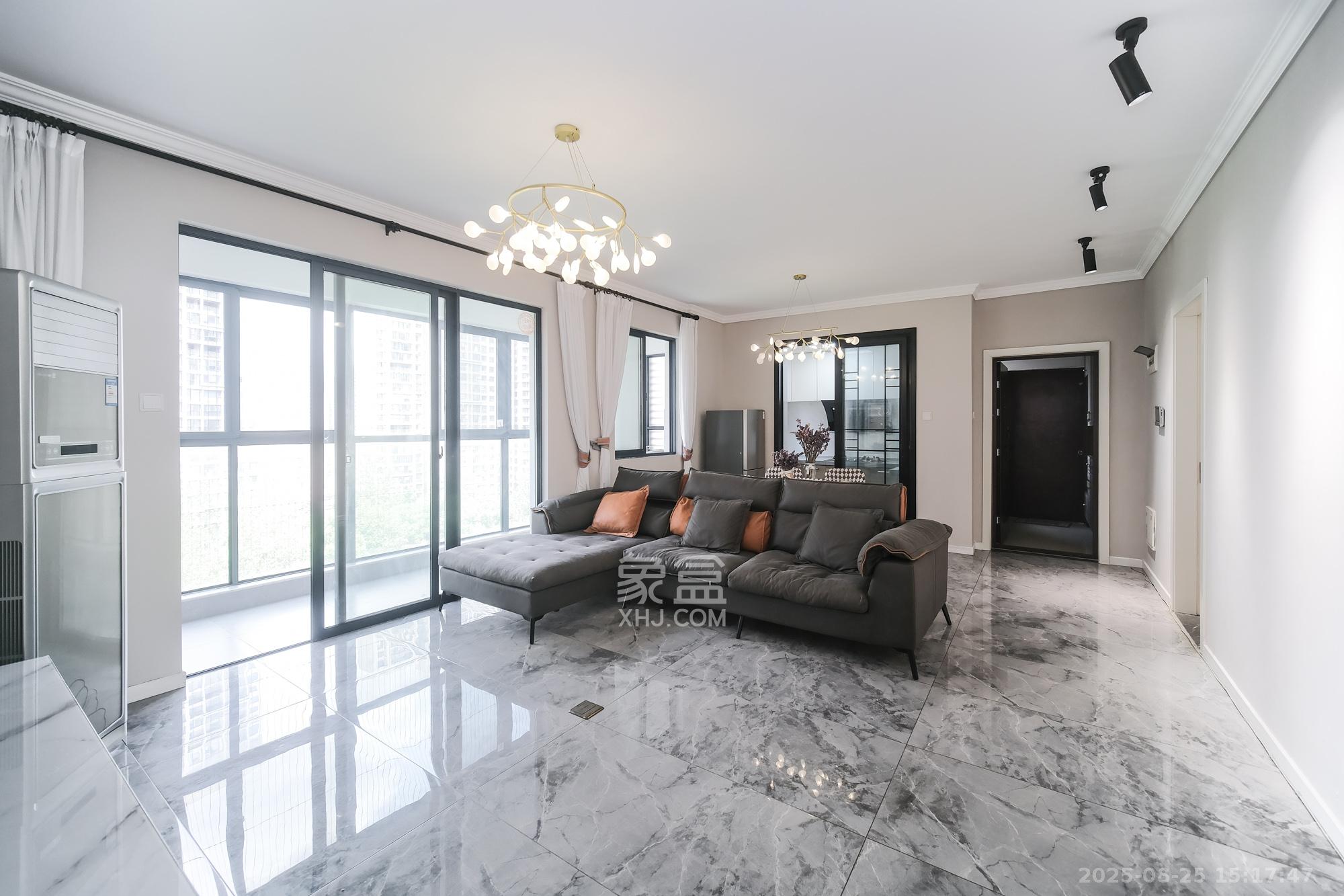 筑梦星园 4室2厅2卫 95.0万 筑梦星园 4室2厅2卫 95.0万客厅