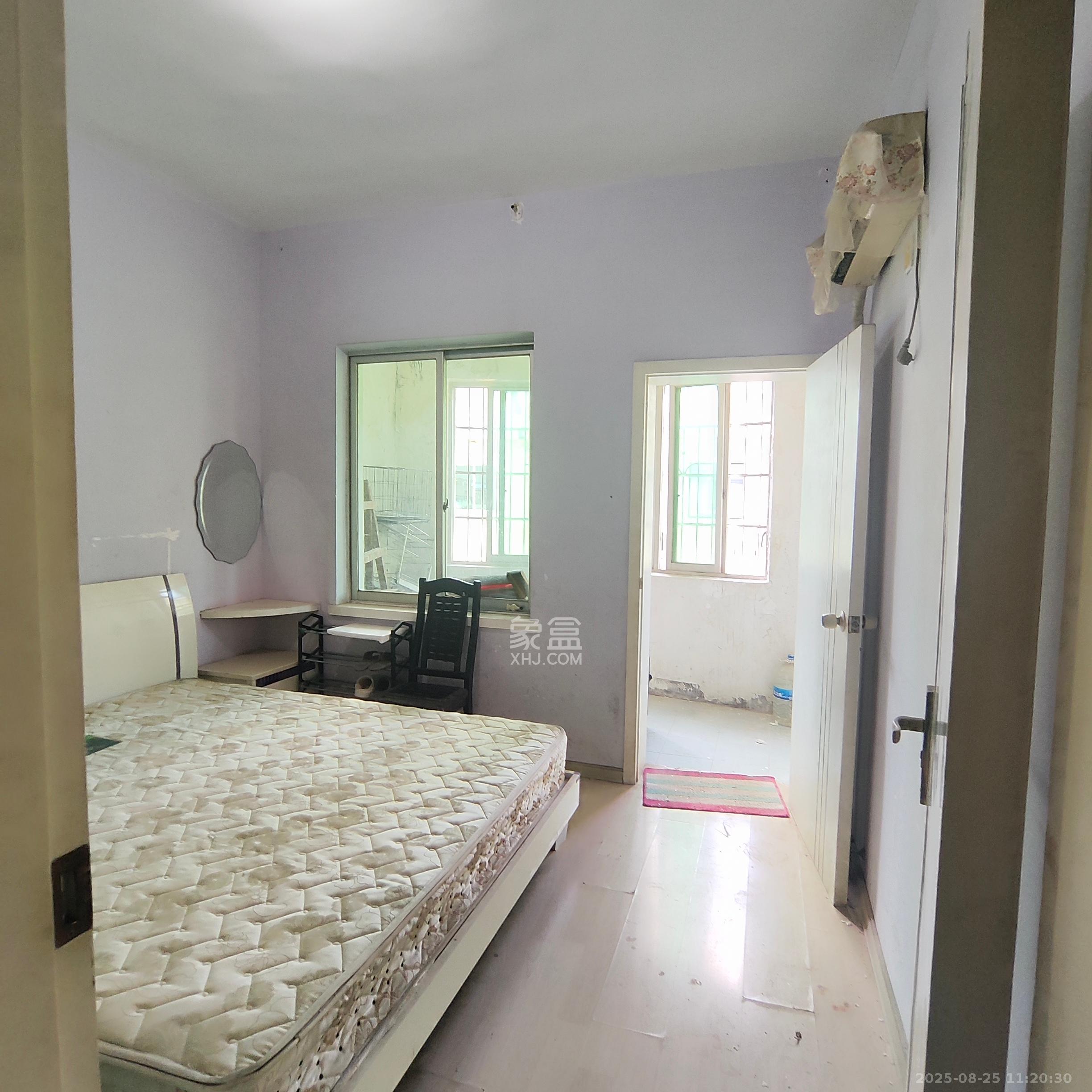 中南汽车世界  2室2厅1卫    900.0元/月室内图