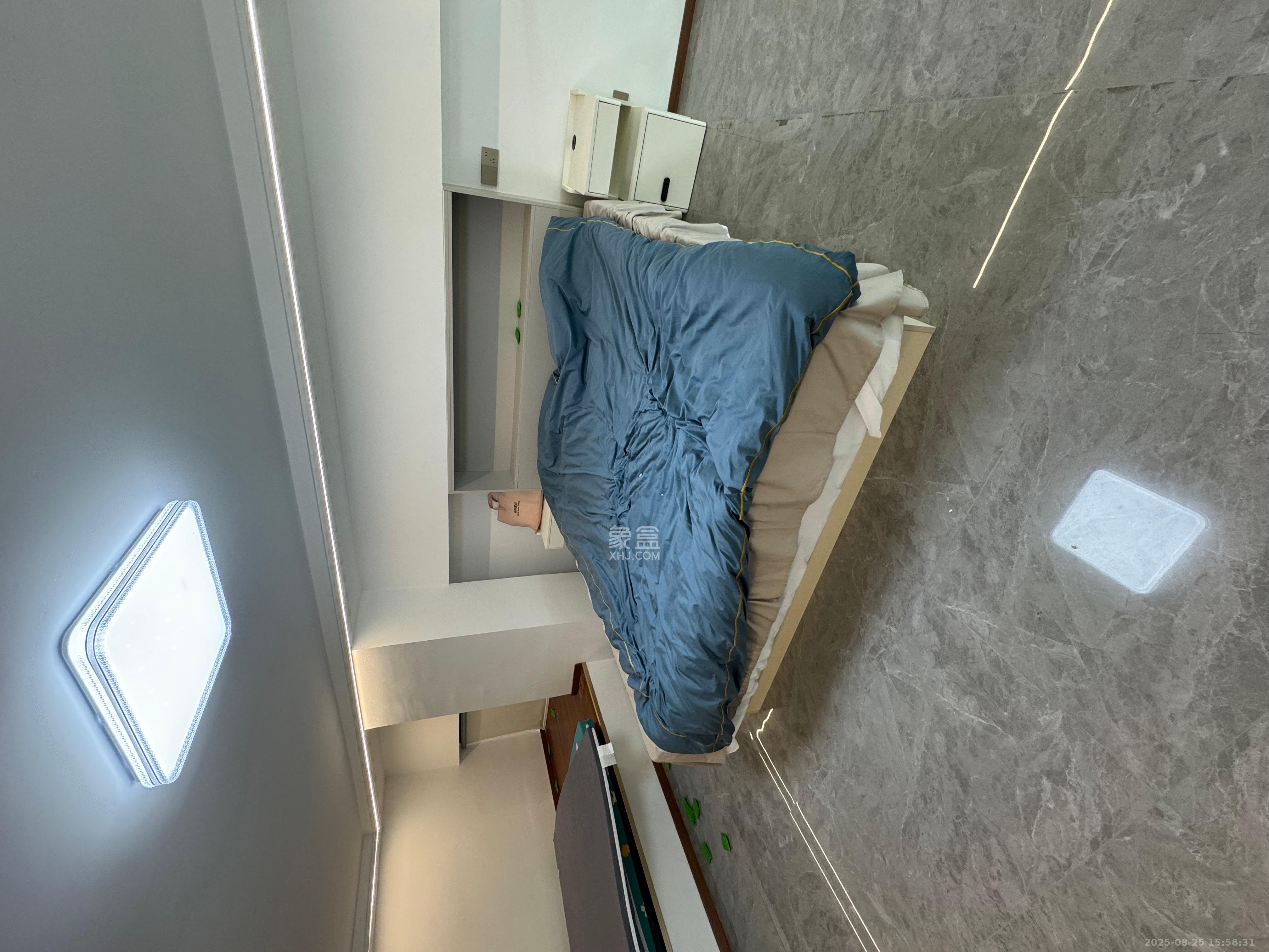 绿地商务广场 2室1厅1卫 2200.0元/月 绿地商务广场 2室1厅1卫 2200.0元/月室内图