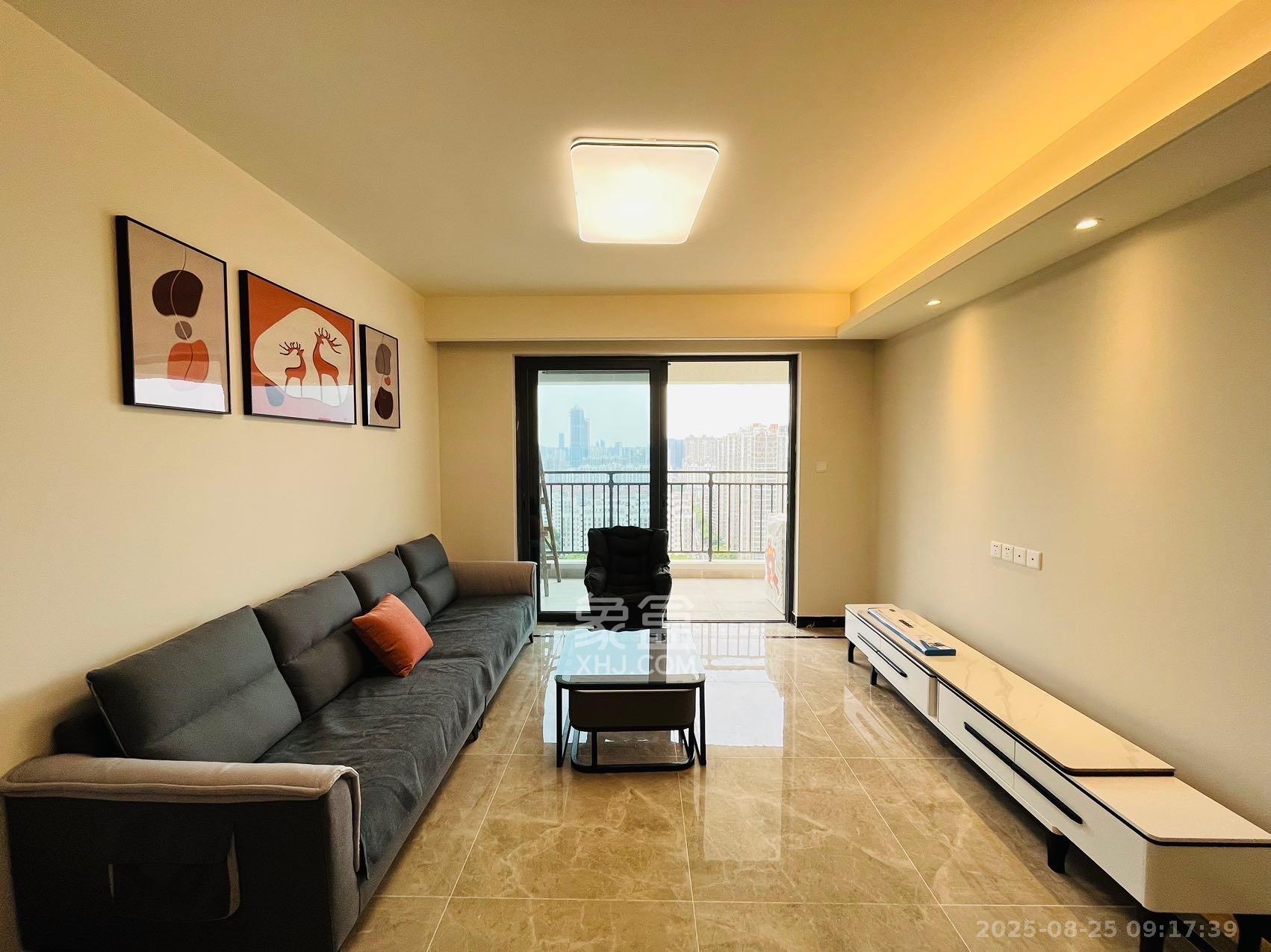 保利中环广场(保利中悦苑)  4室2厅2卫    4500.0元/月 保利中环广场(保利中悦苑)  4室2厅2卫    4500.0元/月室内图