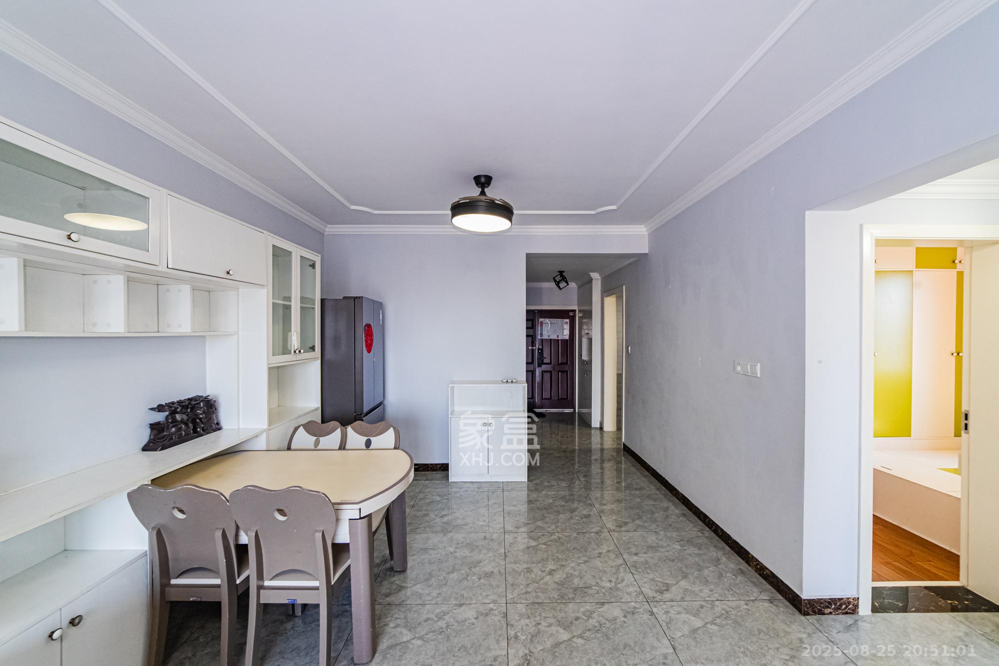 北辰三角洲E4区 3室2厅1卫 165.0万 北辰三角洲E4区 3室2厅1卫 165.0万客厅