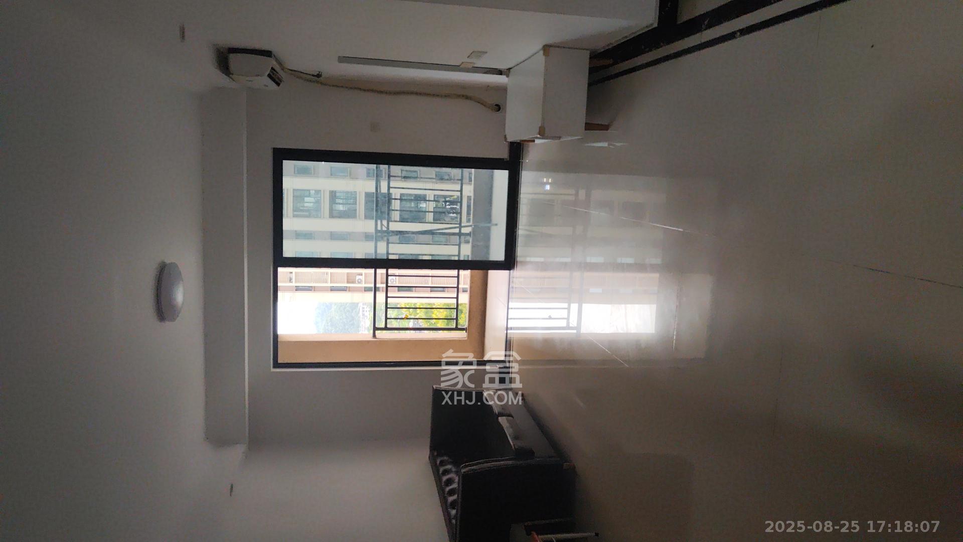 中海梅溪湖壹号 3室1厅1卫 2400.0元/月 中海梅溪湖壹号 3室1厅1卫 2400.0元/月室内图