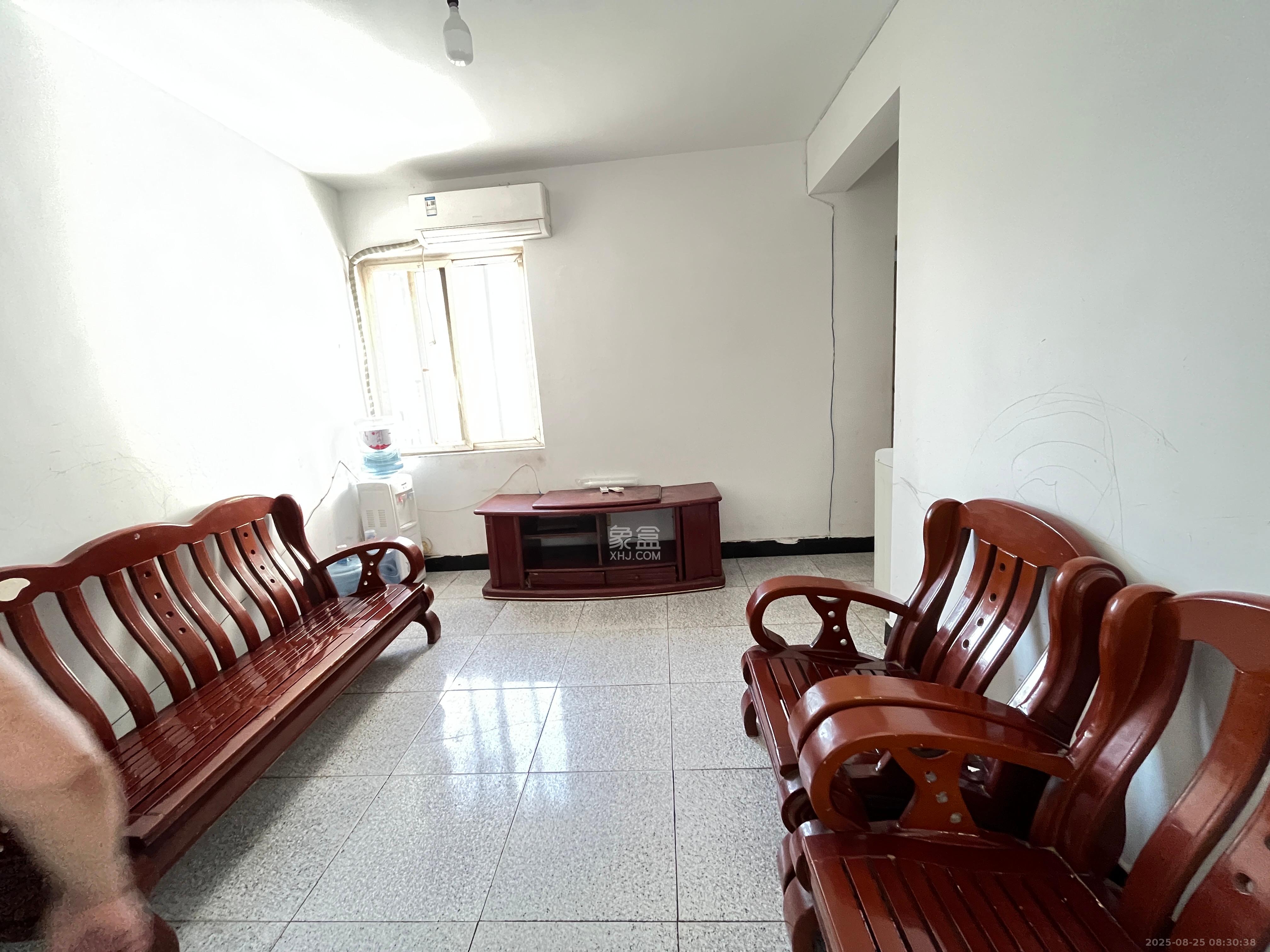 德政园  2室2厅1卫    1400.0元/月室内图