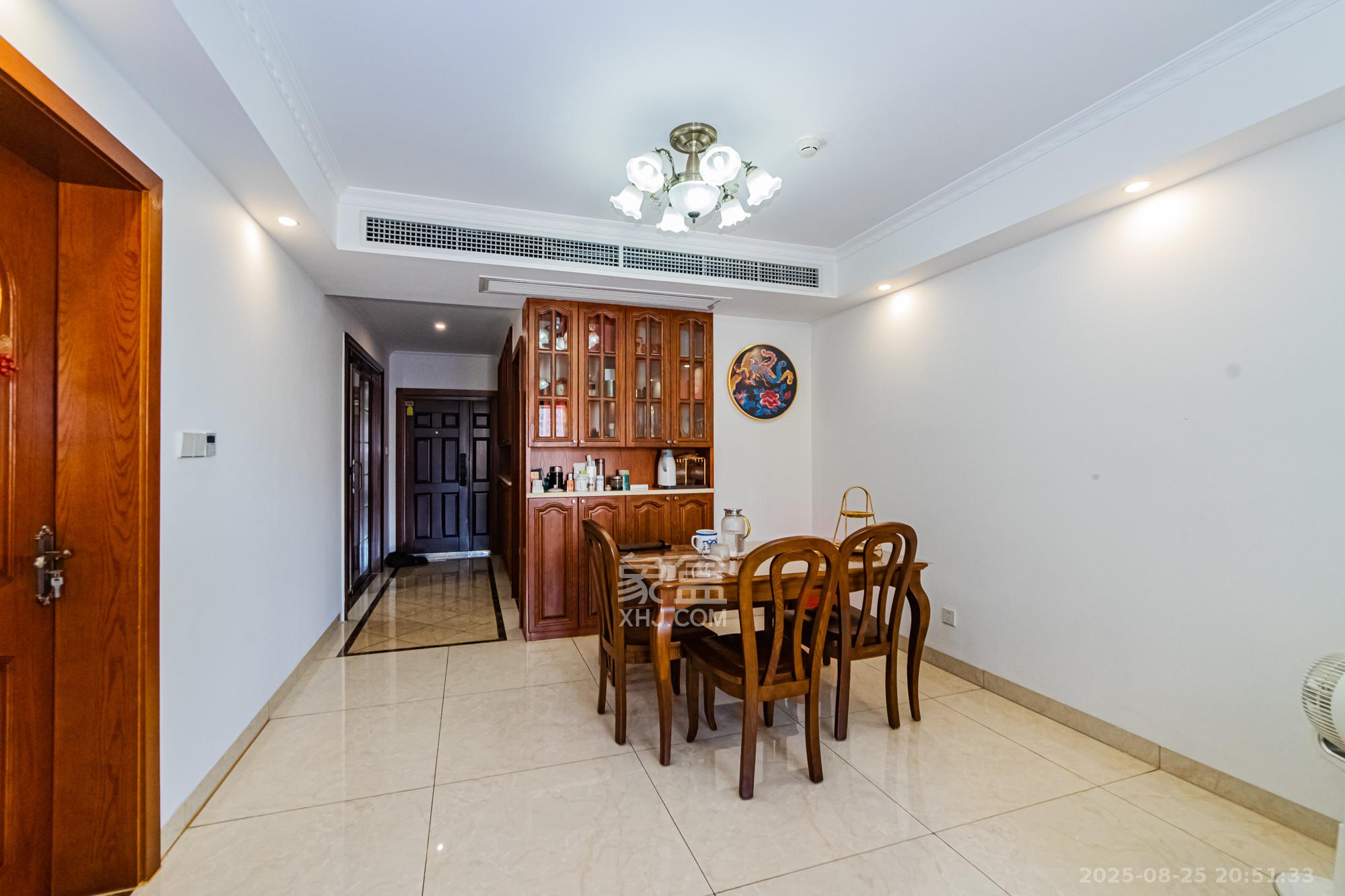 北辰三角洲E4区  3室2厅1卫    138.0万客厅