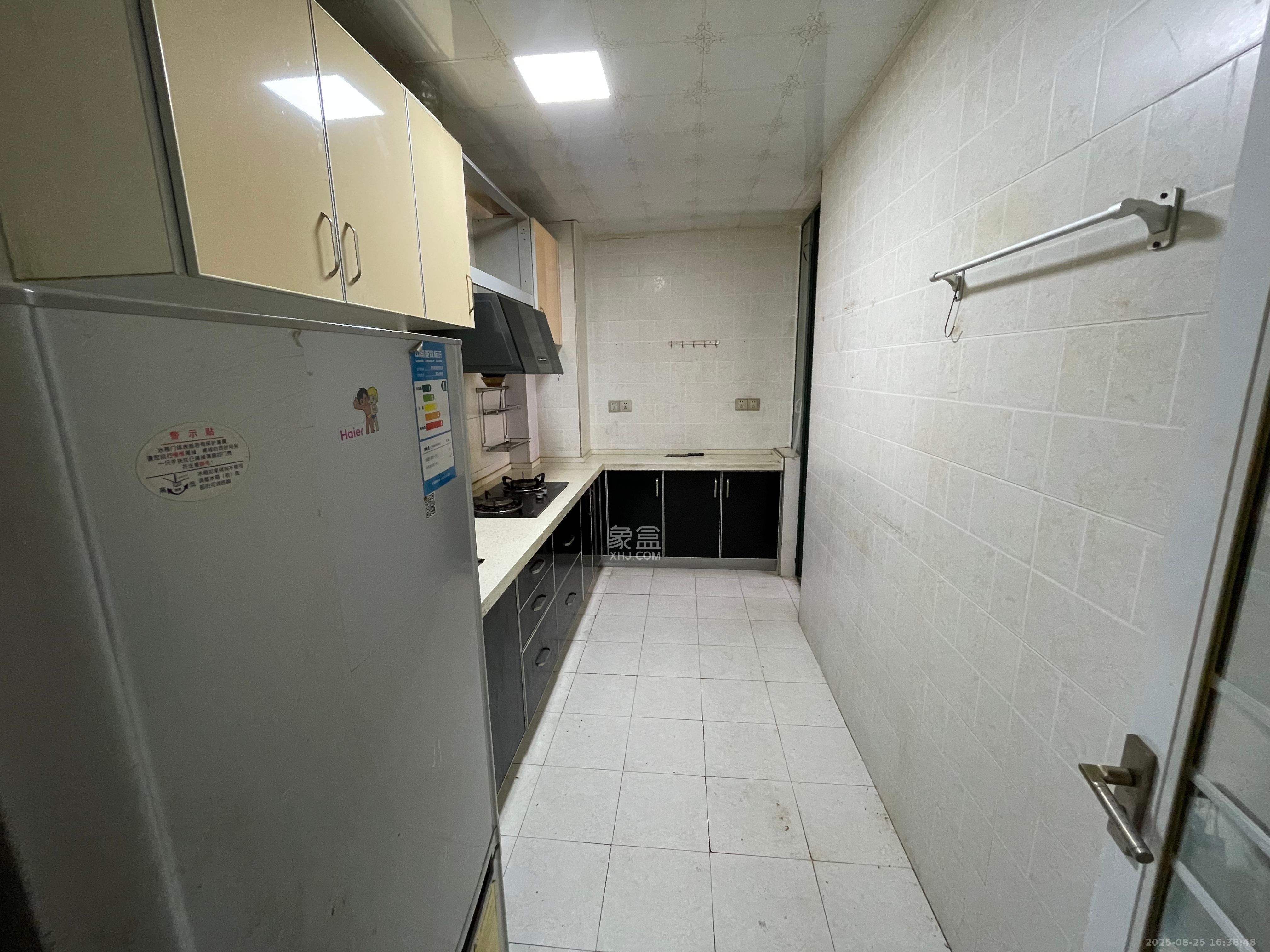 湖韵佳苑 2室2厅1卫 2500.0元/月 湖韵佳苑 2室2厅1卫 2500.0元/月室内图