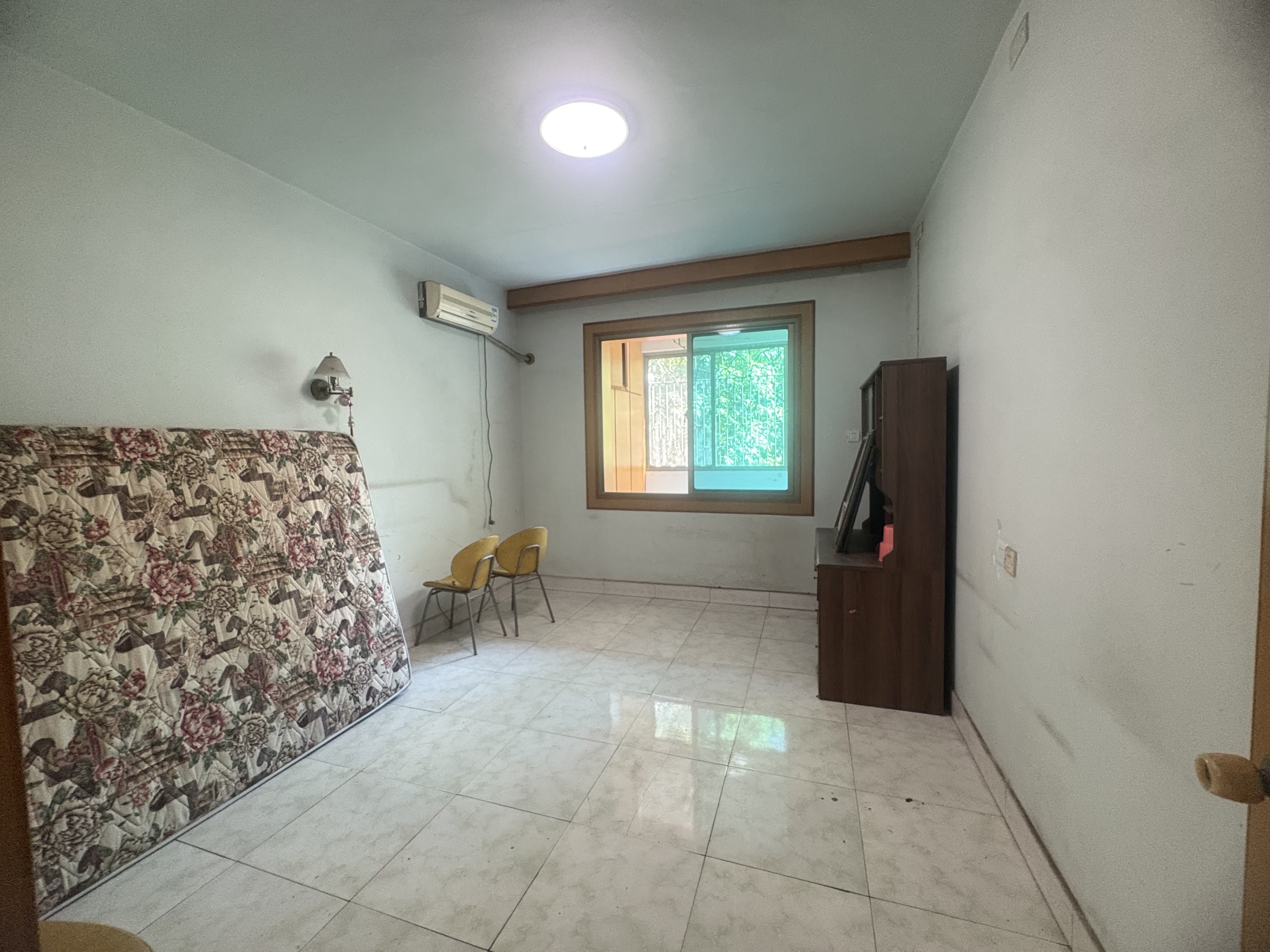 环卫处家属楼 2室2厅1卫 43.8万 环卫处家属楼 2室2厅1卫 43.8万客厅