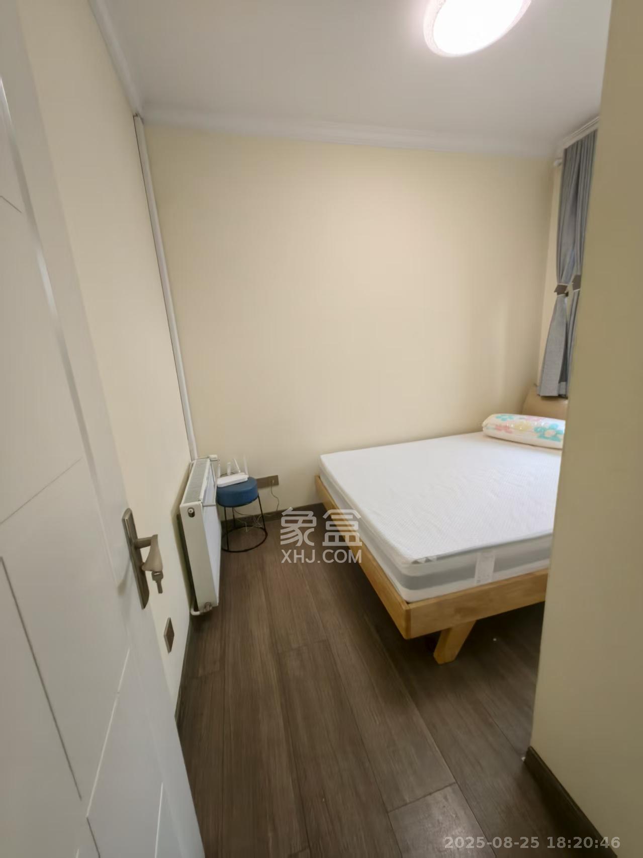 天元涉外景园C区  3室2厅2卫   2700.00元/月室内图