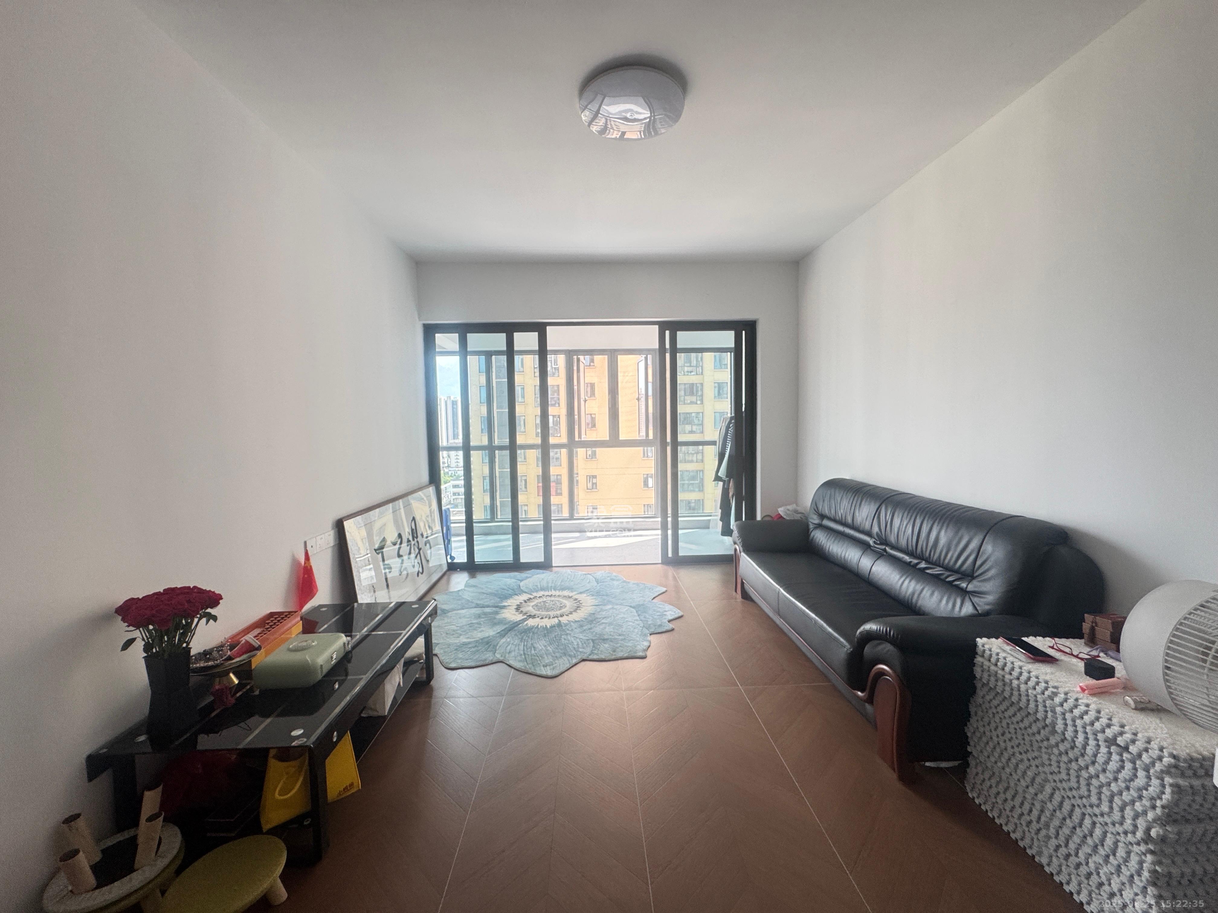 星雅美辰  3室2厅2卫    2400.0元/月 星雅美辰  3室2厅2卫    2400.0元/月