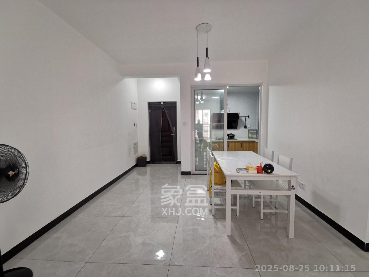 蓝光雍锦半岛  3室2厅2卫    2400.0元/月 蓝光雍锦半岛  3室2厅2卫    2400.0元/月