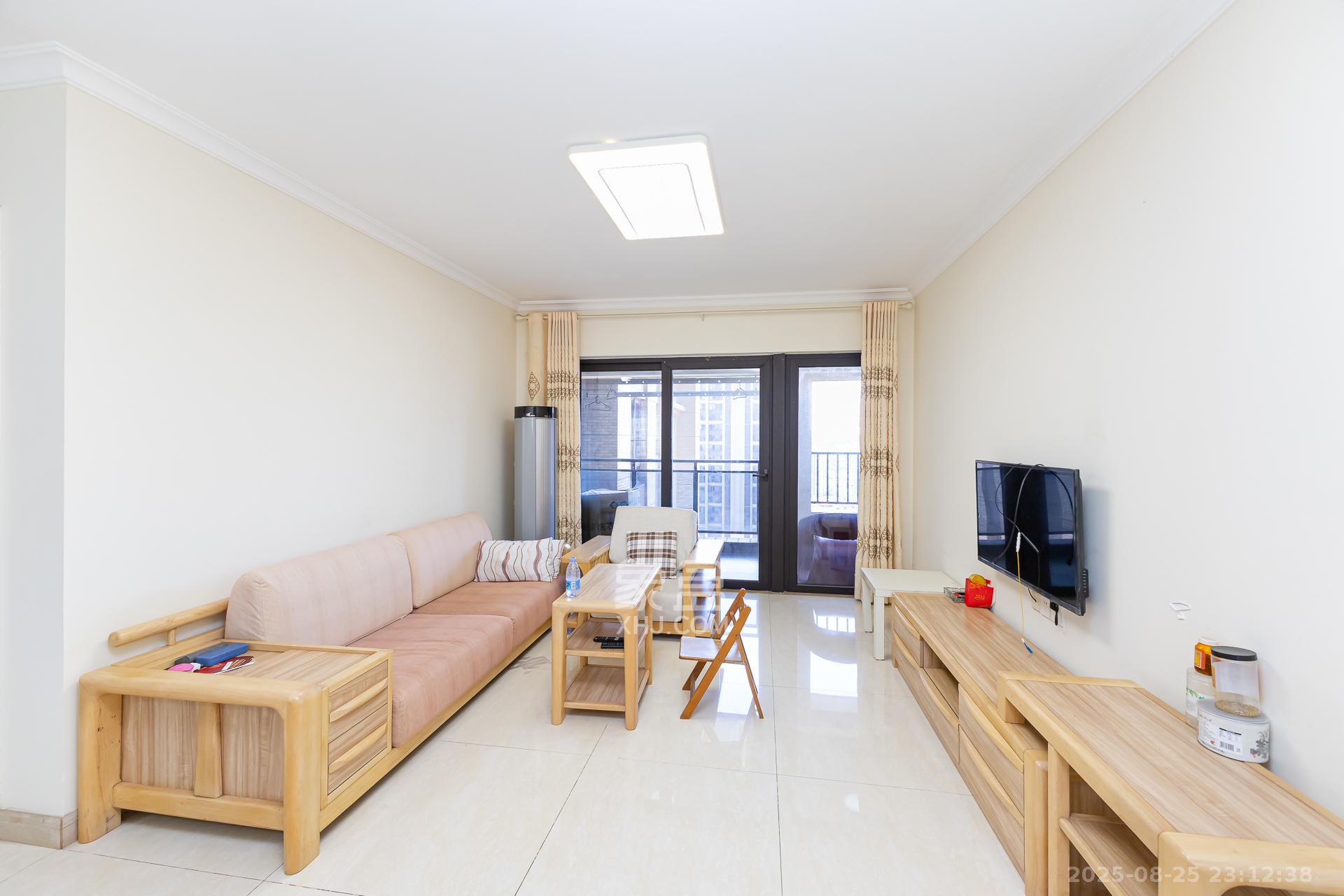 时代倾城一期 3室2厅1卫 78.8万 时代倾城一期 3室2厅1卫 78.8万客厅