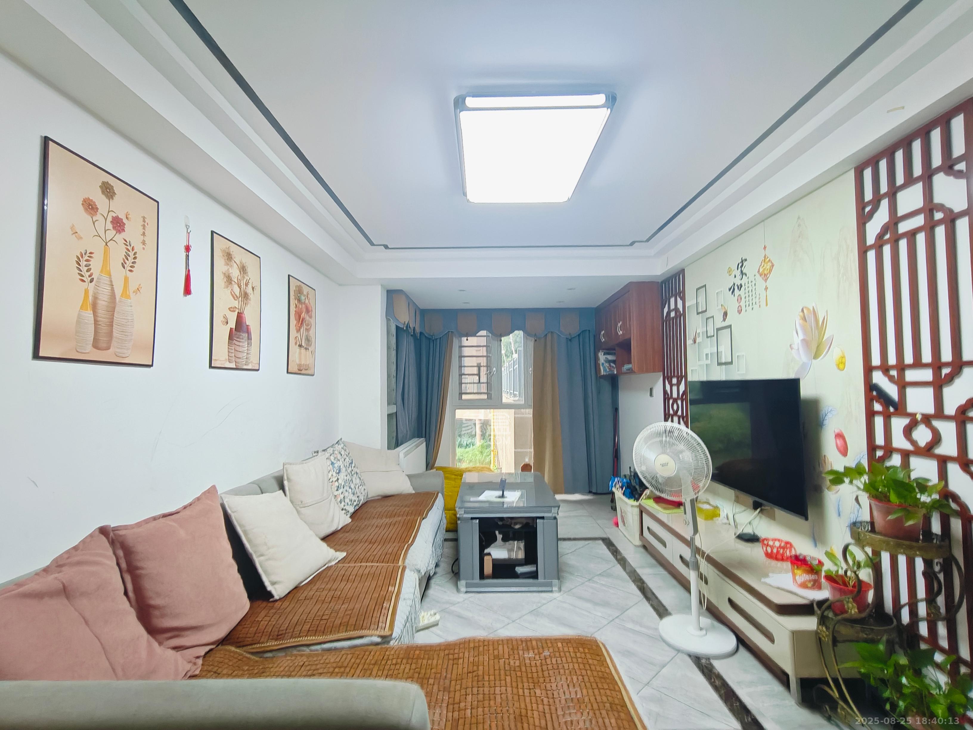 荣盛花语城  4室2厅2卫    3200.0元/月 荣盛花语城  4室2厅2卫    3200.0元/月室内图