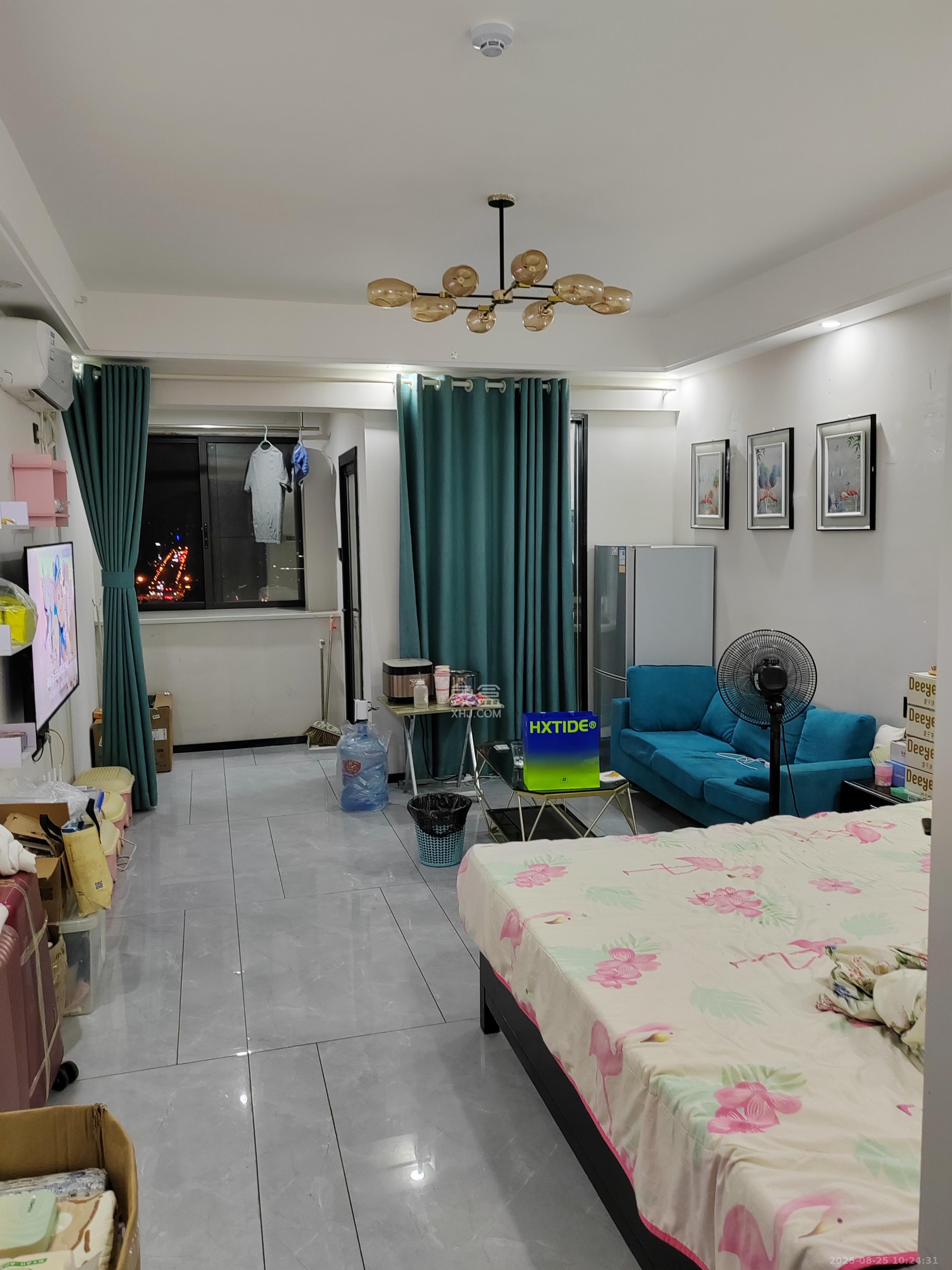 国泰九龙湾  1室1厅1卫    1300.0元/月 国泰九龙湾  1室1厅1卫    1300.0元/月