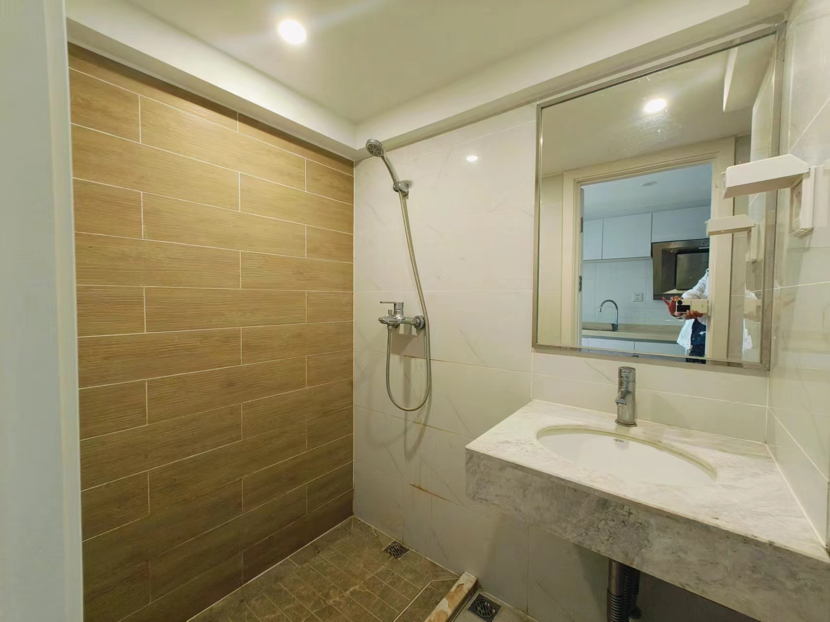 保利中央海岸三期熙园 1室1厅1卫 1600.0元/月 保利中央海岸三期熙园 1室1厅1卫 1600.0元/月室内图