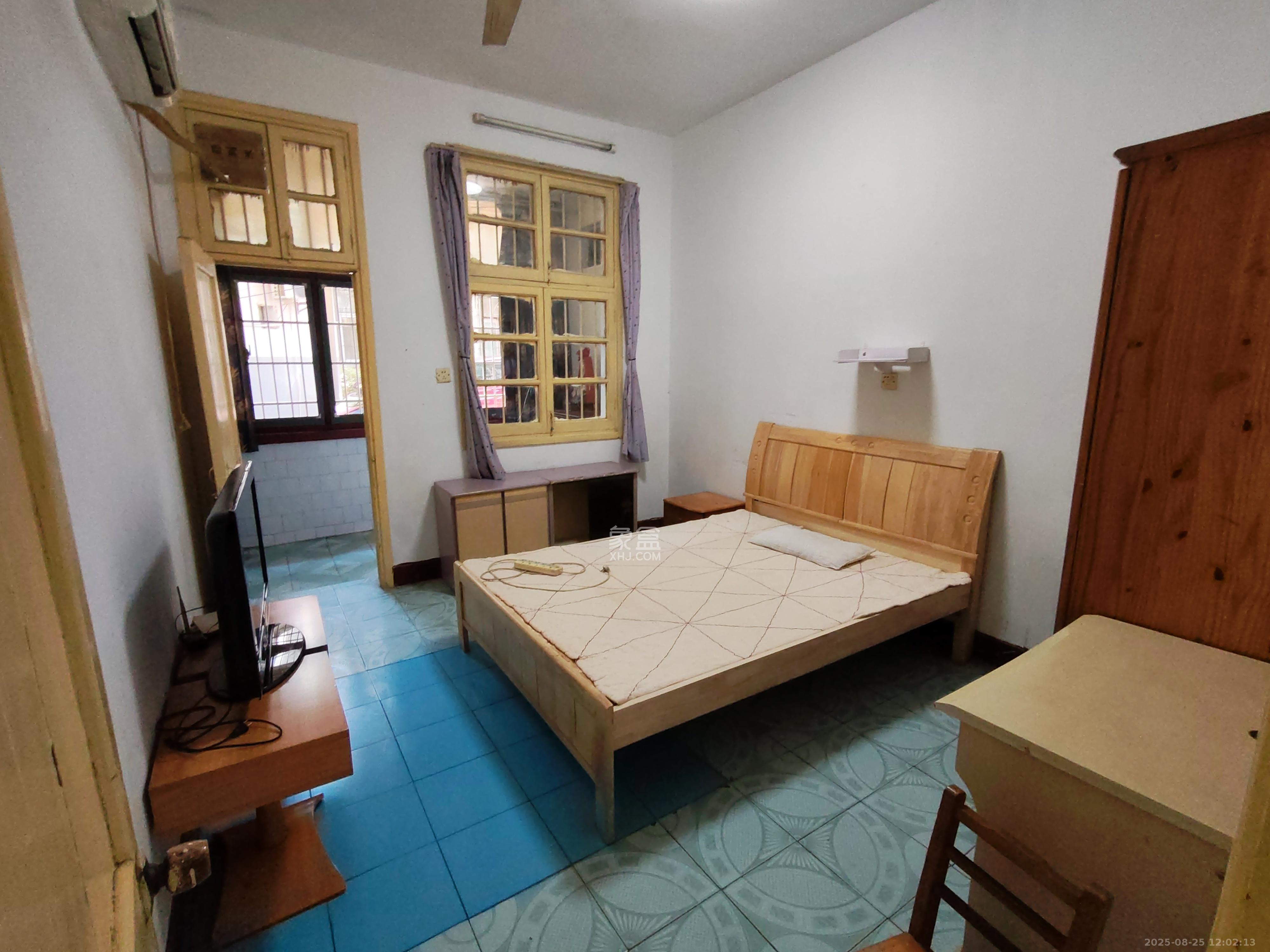 仰天湖省送变电宿舍  2室1厅1卫    2000.0元/月 仰天湖省送变电宿舍  2室1厅1卫    2000.0元/月室内图